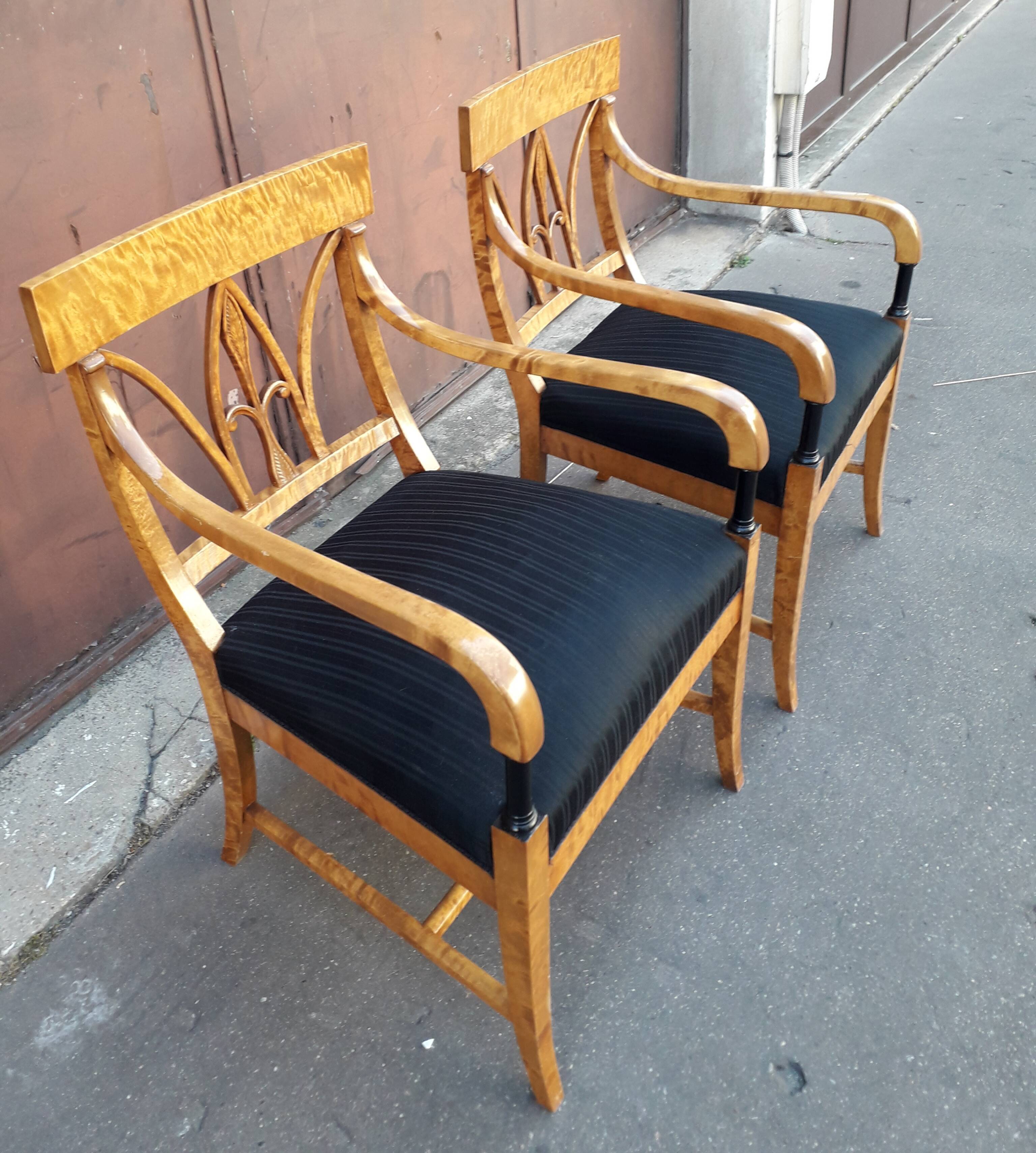 Pair of Victorian-style armchairs
