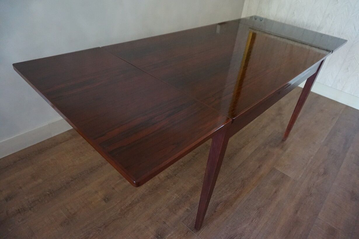 Rosewood extendable dining table, extended 189cm