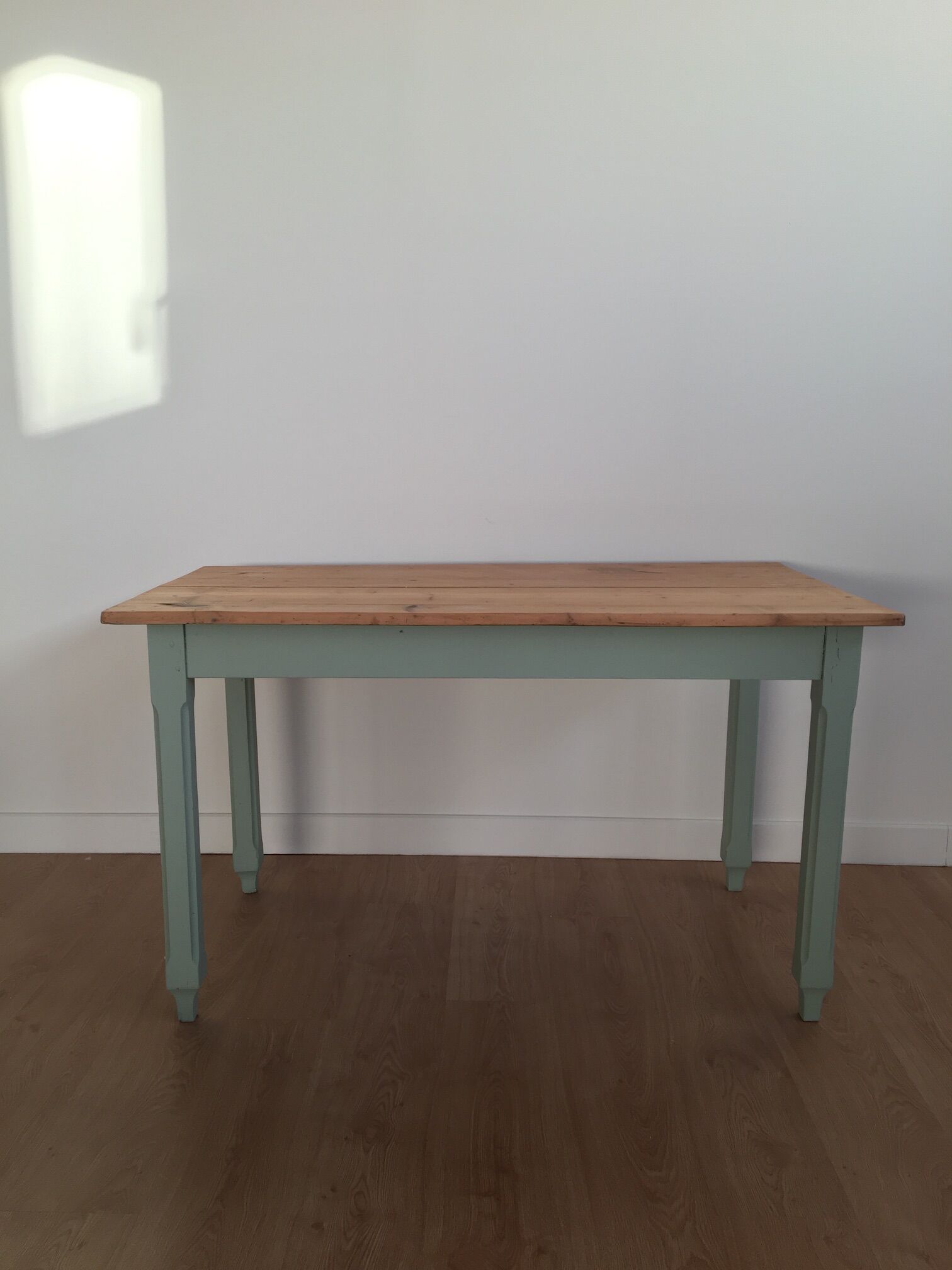 Farm table