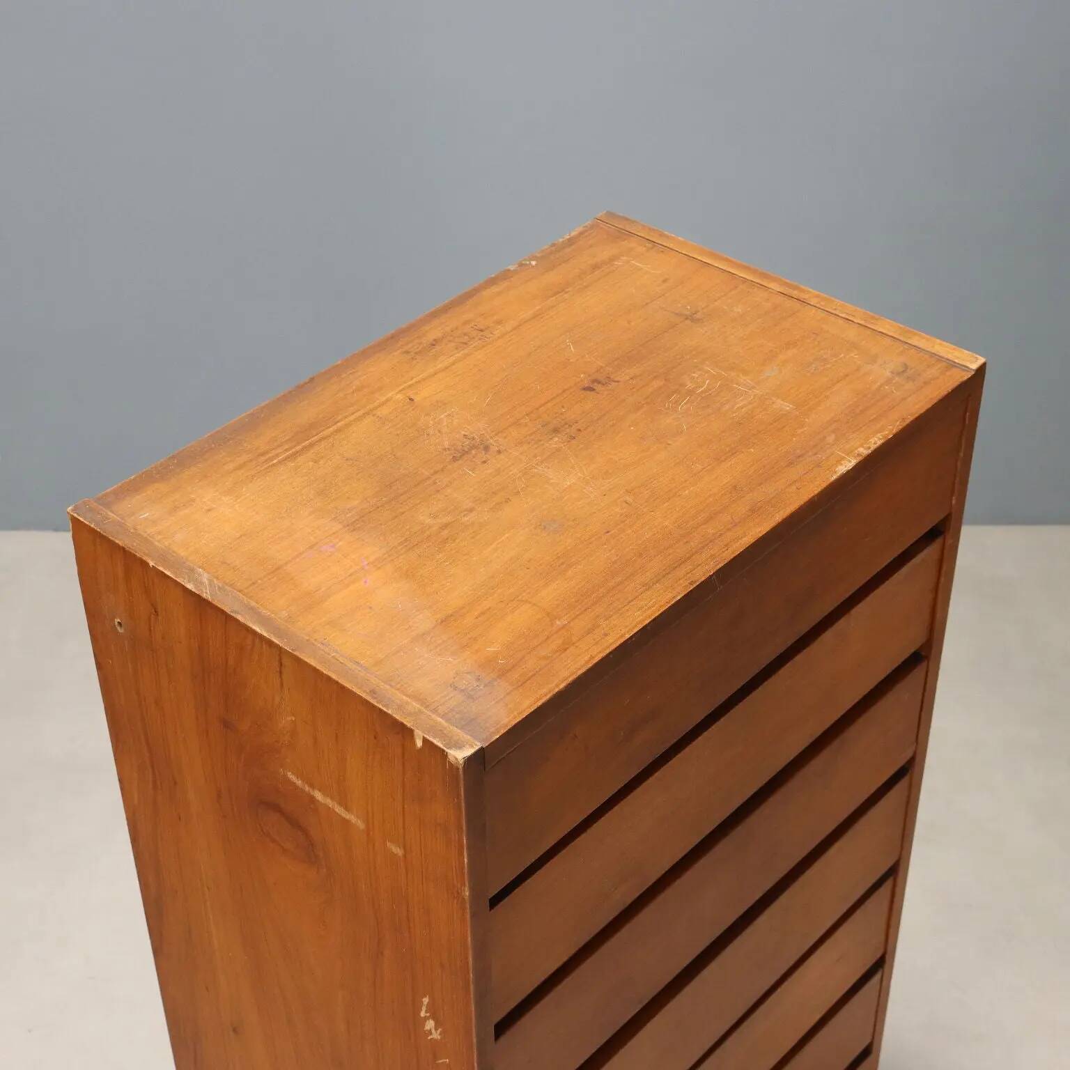 Vintage walnut veneer commode, design, Italy, 1950s