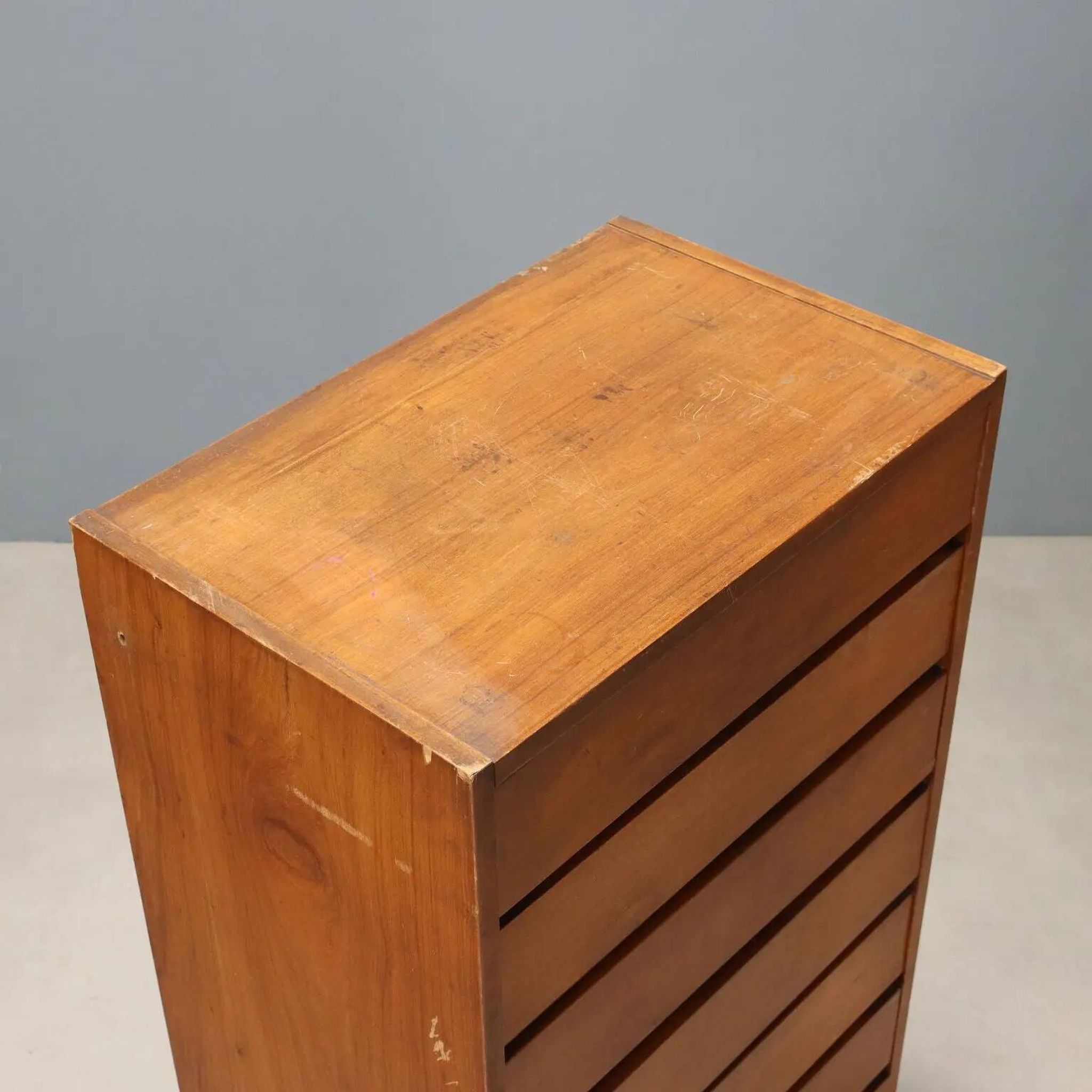 Vintage walnut veneer commode, design, Italy, 1950s