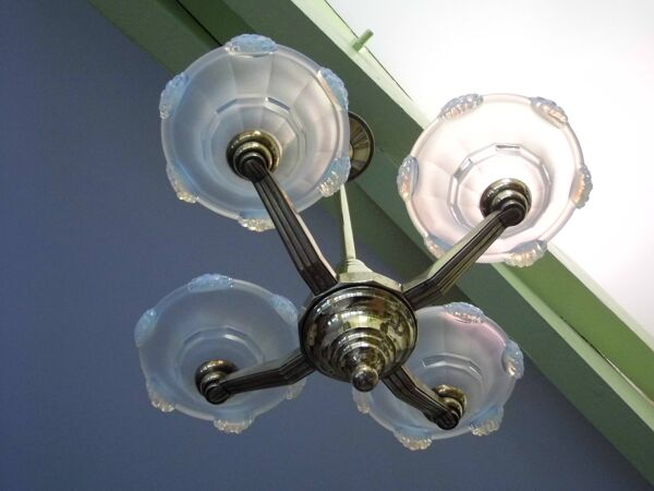 Lustre art déco , 4 bras de lumière, verres opalescents ezan