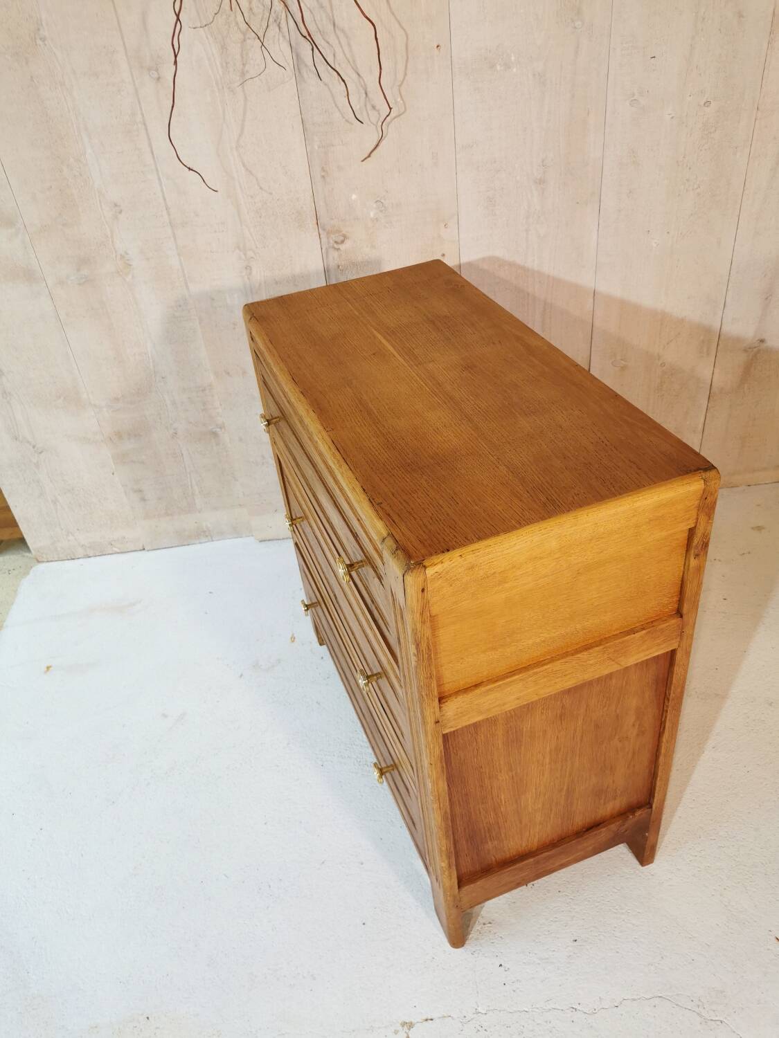 Oak chest of drawers