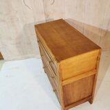 Oak chest of drawers