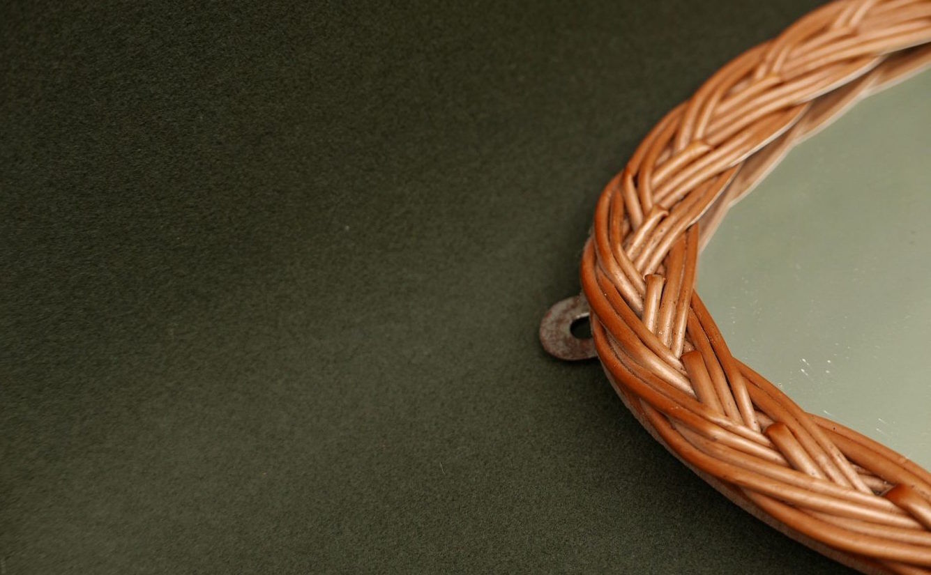 Vintage 39x22cm rattan oval mirror