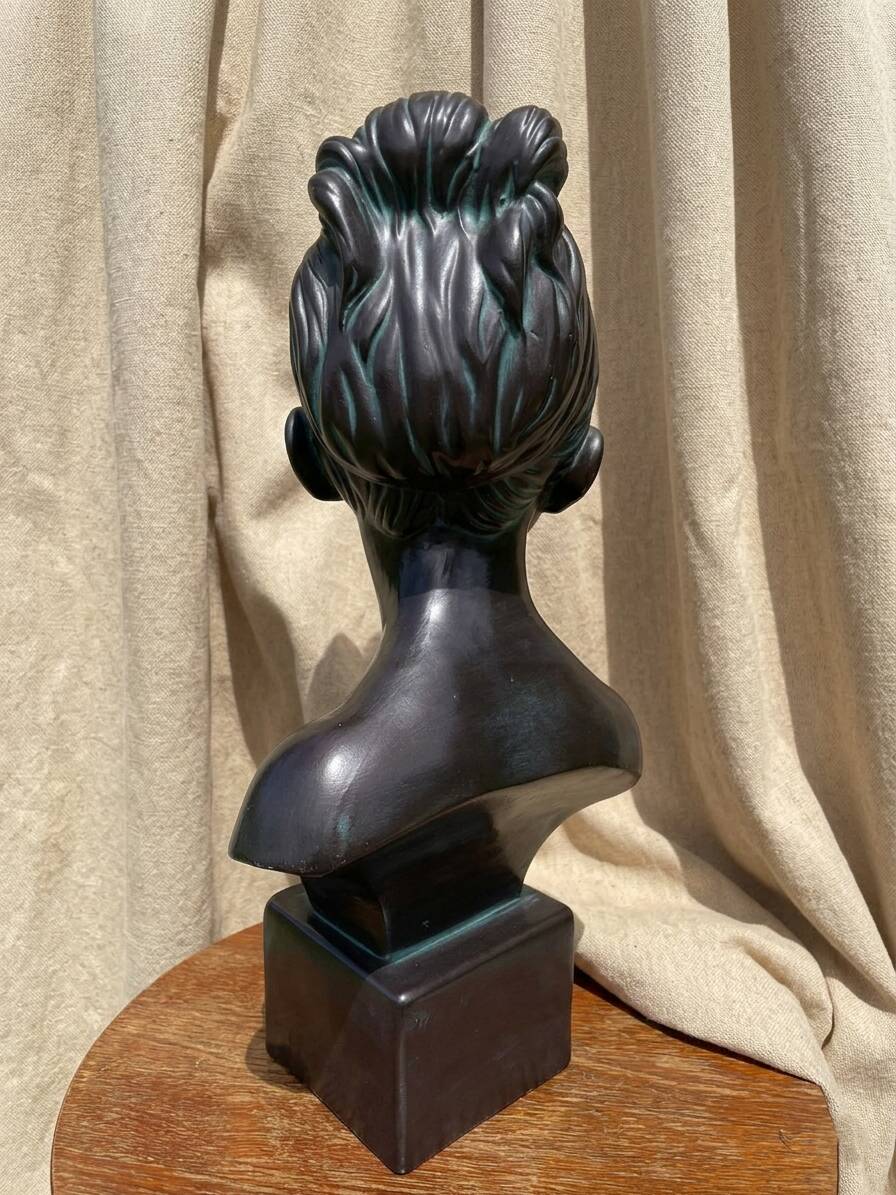 Large bust of Marie-Louise Brongniart (by Jean-Antoine Houdon)