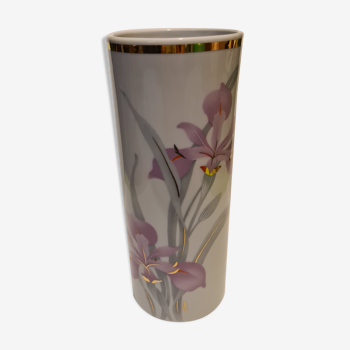 Porcelain vase of the Abbey decoration flowers