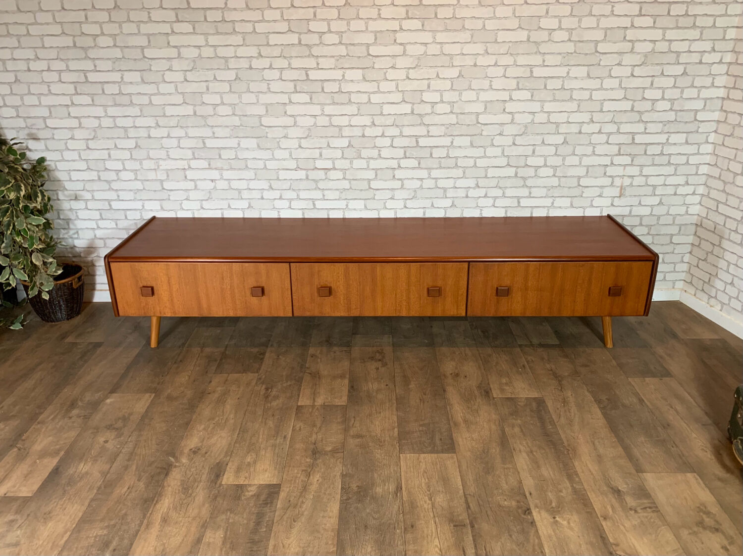 Low teak sideboard 1970