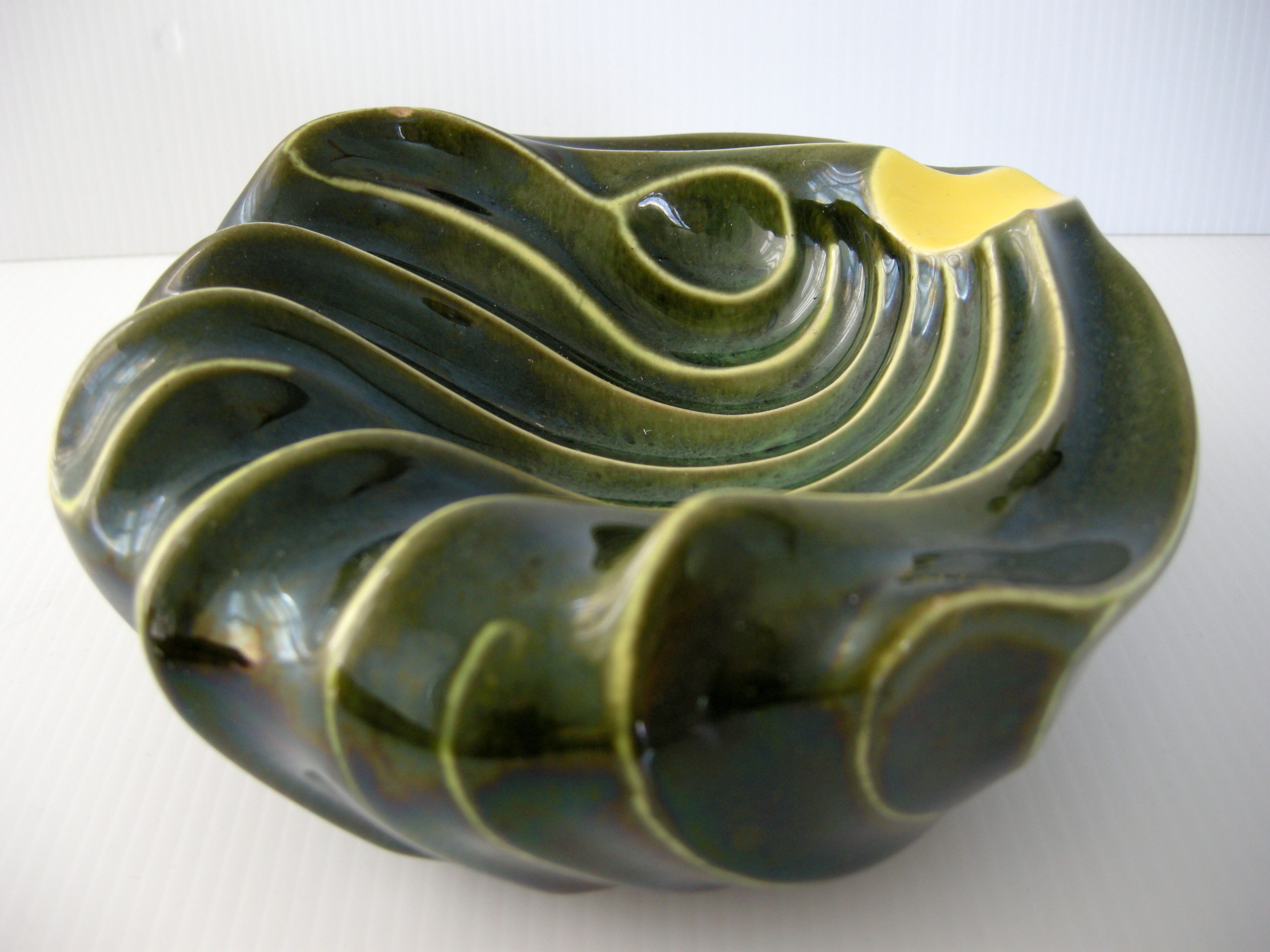 Vintage ashtray 1950 two-tone ceramic