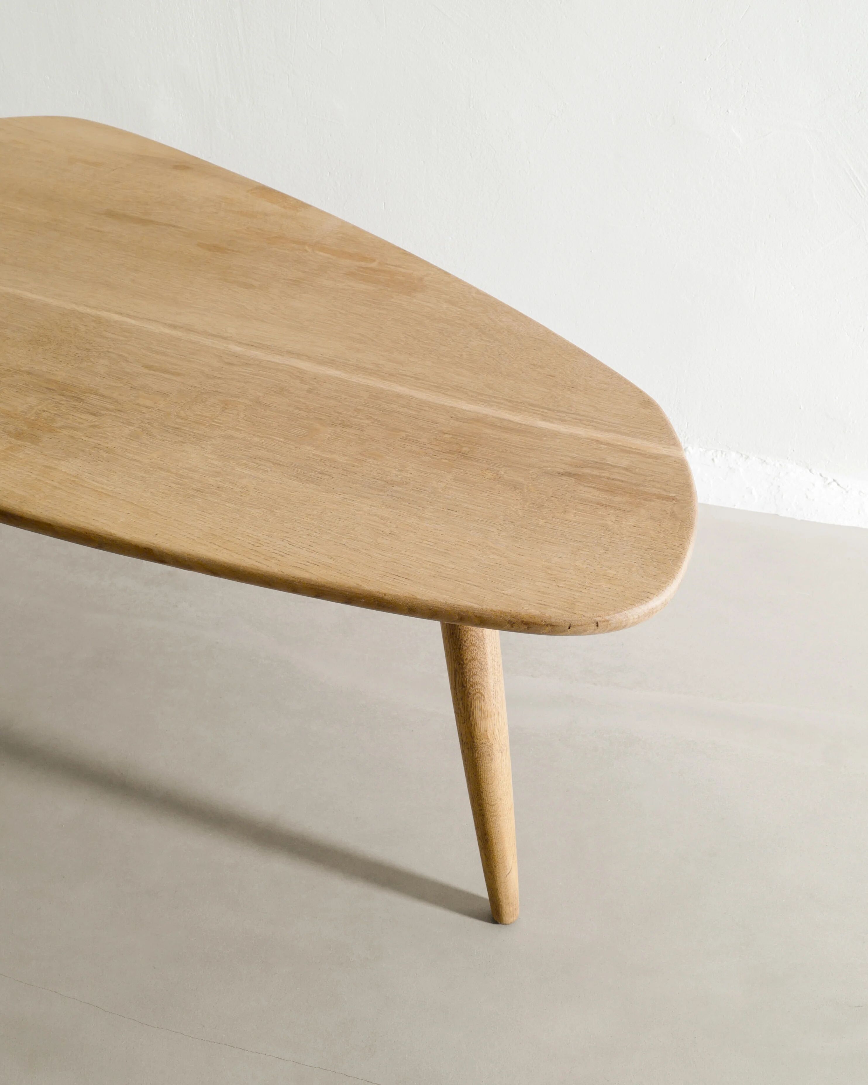 Vintage Danish Mid century Wooden Oval coffee table in Plain Oak, 1950s