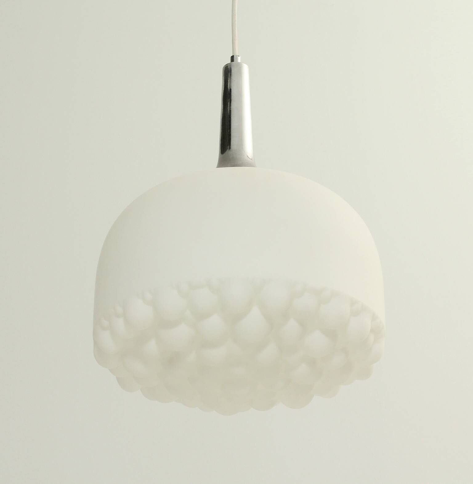 Lustre en verre opal de Peill & Putzler, Allemagne, 1960's