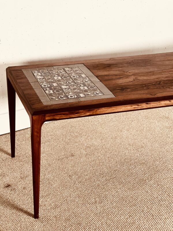 Table basse danoise par Johannes Andersen pour CFC en palissandre