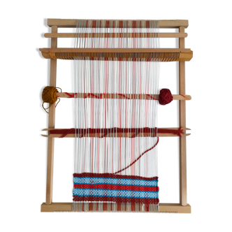 Vintage Tissanova loom in box