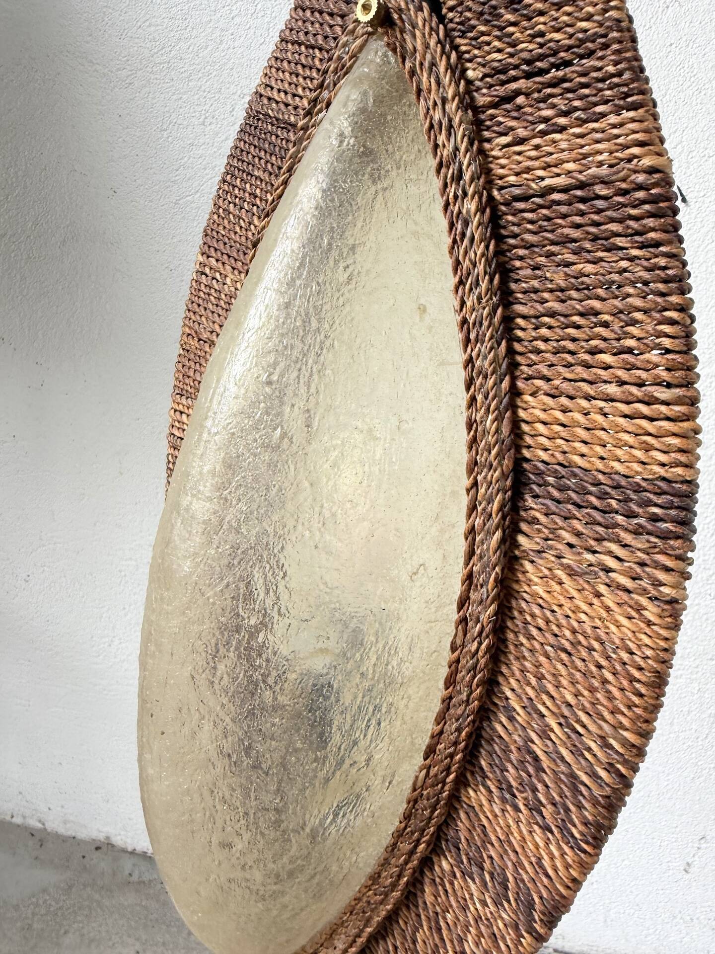 Lampadaire bronze et corde 1970