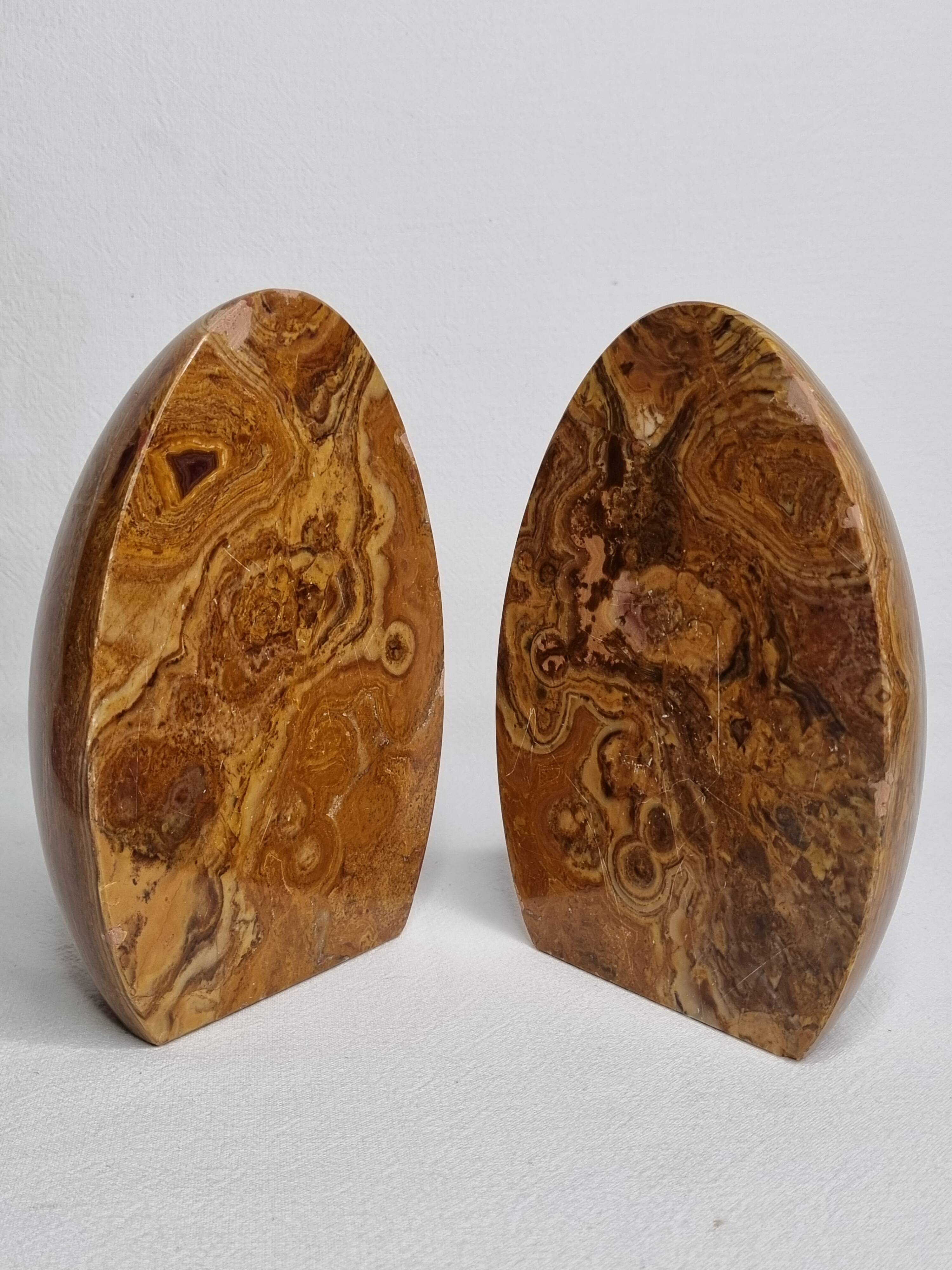Vintage onyx marble bookends, ovoid shape, height 17 cm, 1970s