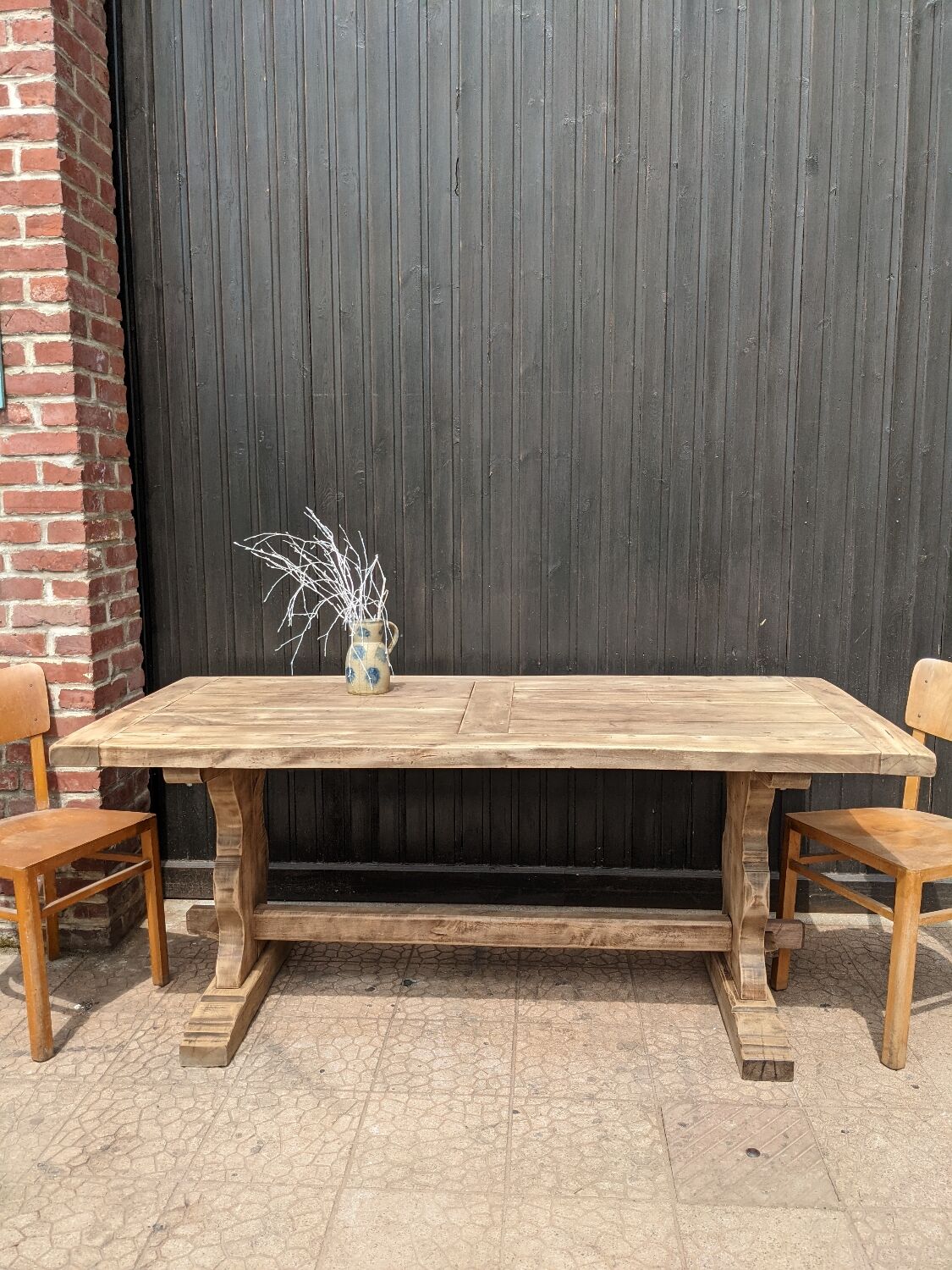 Farm table