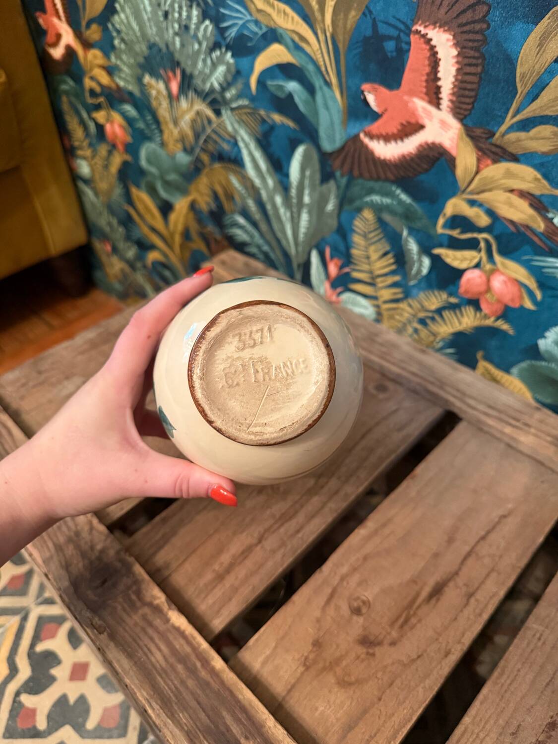 Small ceramic vase with flowers Saint Clement