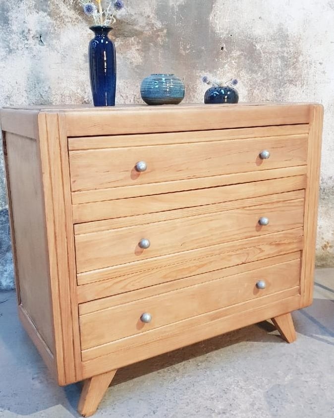 Vintage chest of drawers