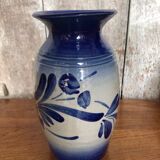 Ancien vase alsacien en grès gris bleuté et décor de fleurs, Anne Ehret