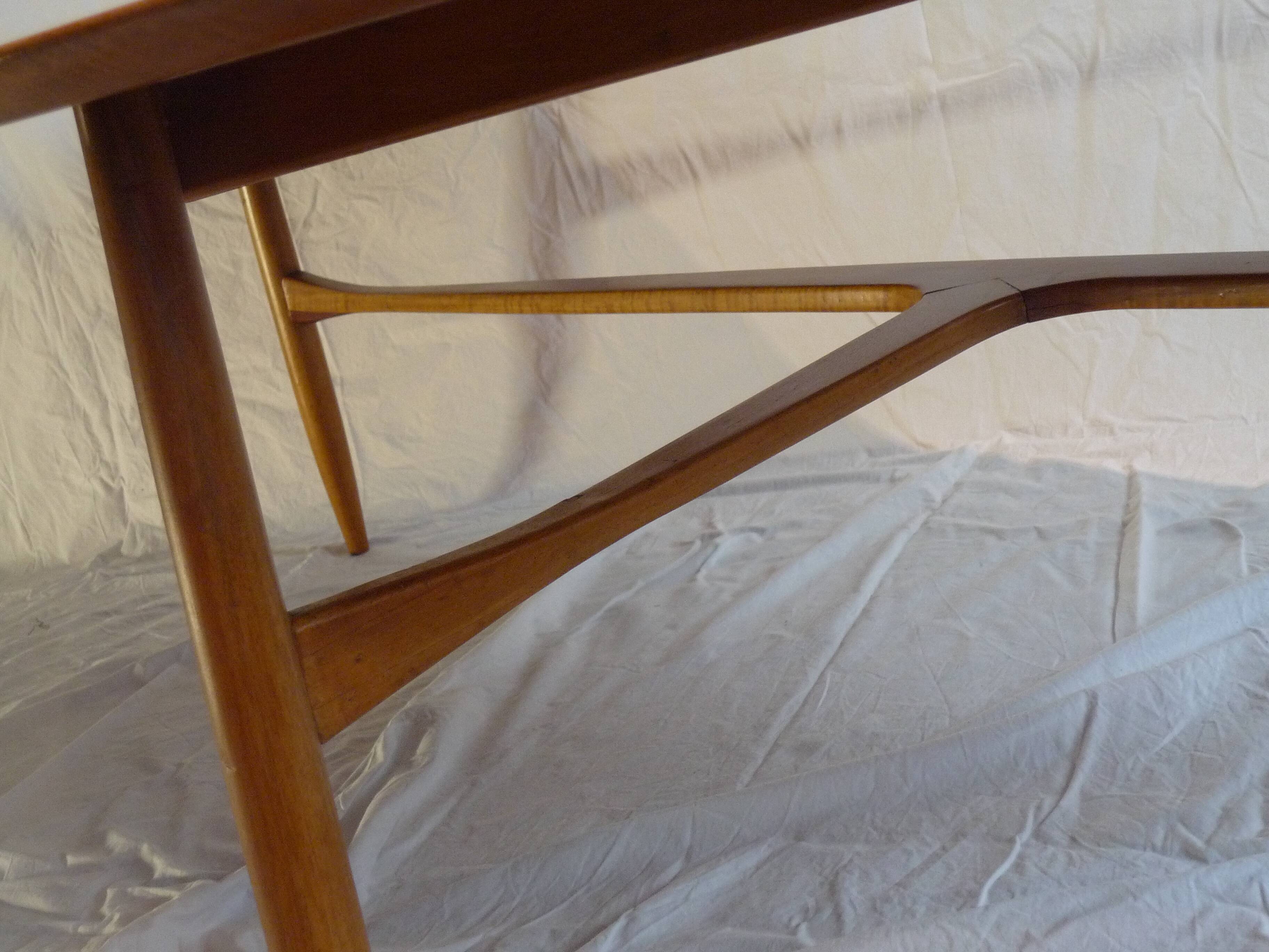 Tripod coffee table 1950