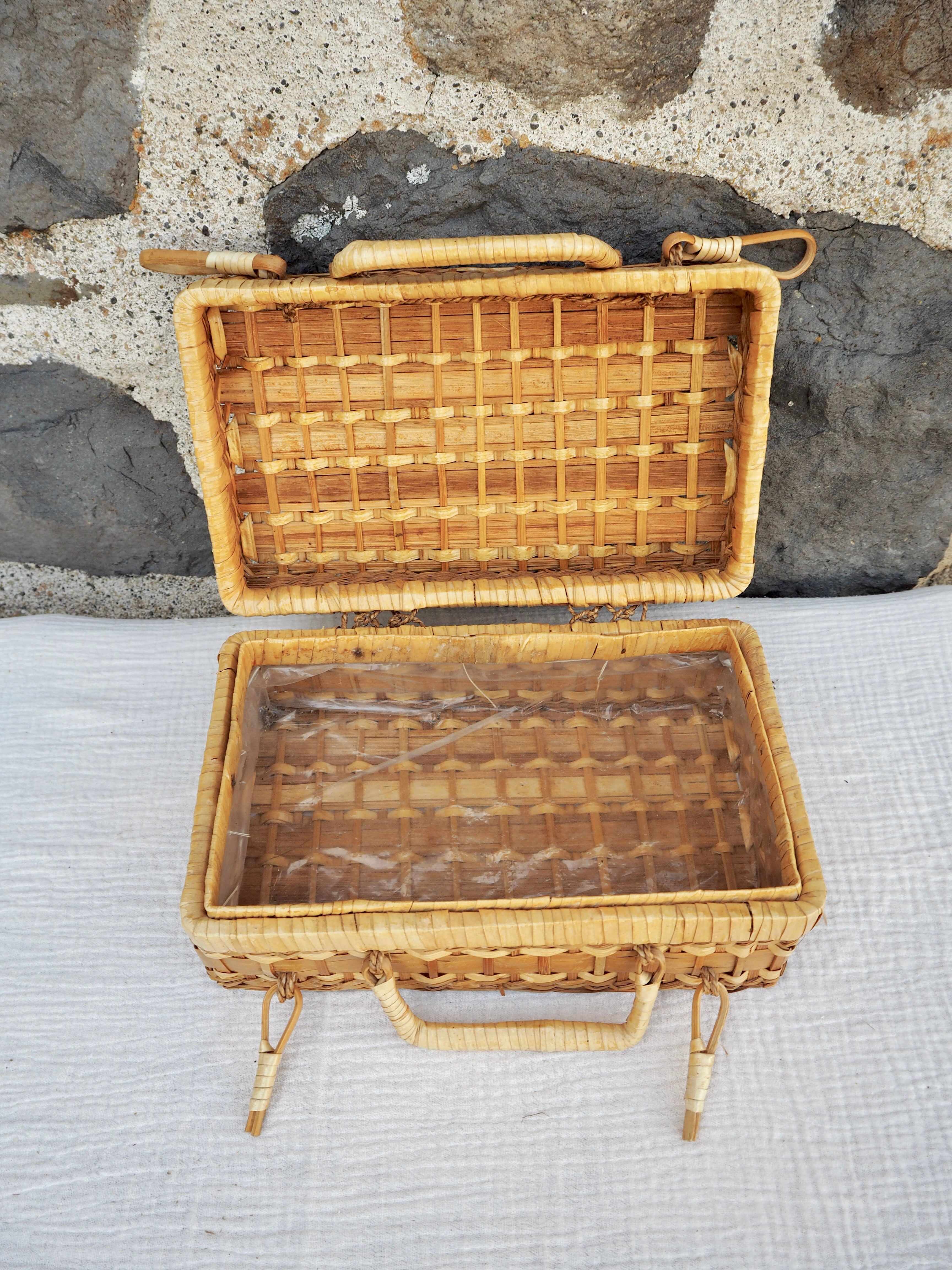 Small rattan case