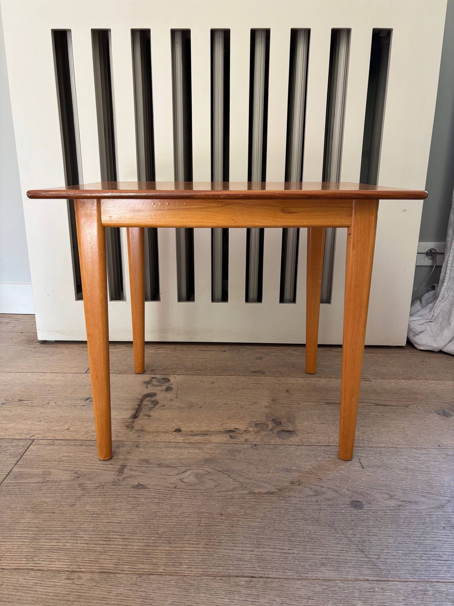 Petite table teck et hêtre - Suède années 70