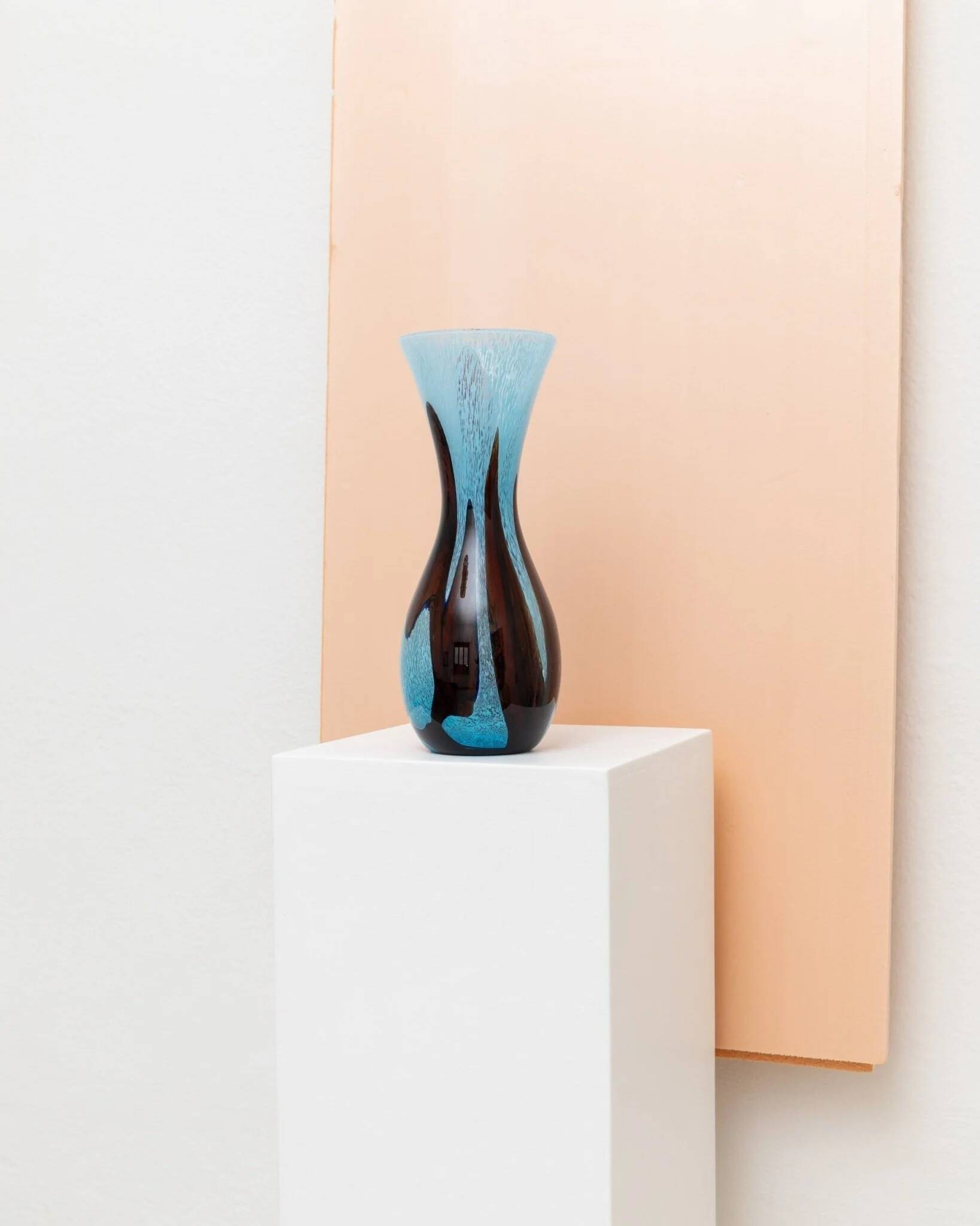 XL Murano glass vase - light blue and brown - mid-century vintage design table decoration - Italy 1970s