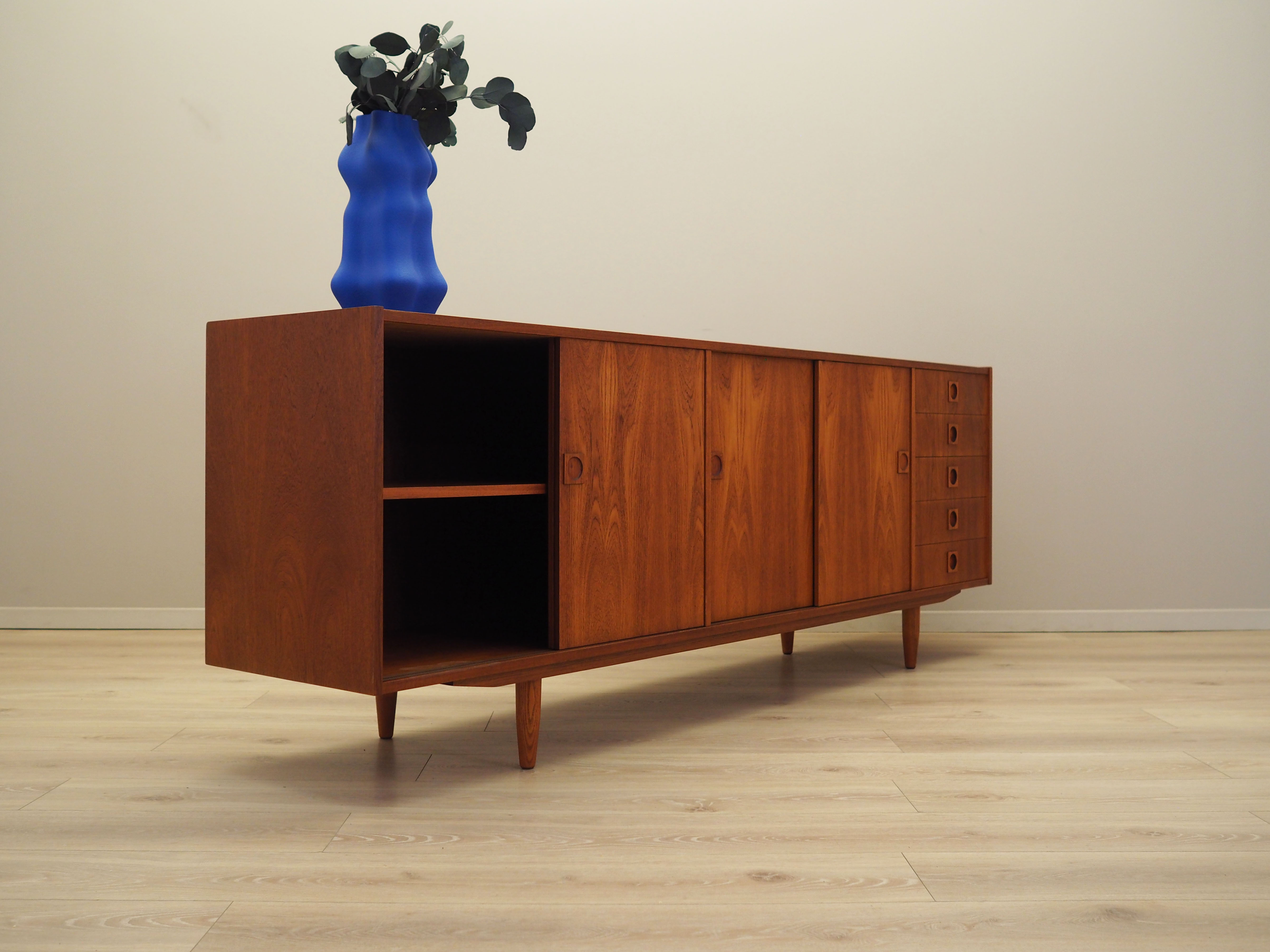 Teak sideboard, Danish design, 1960s, production: Farsø Møbelfabrik