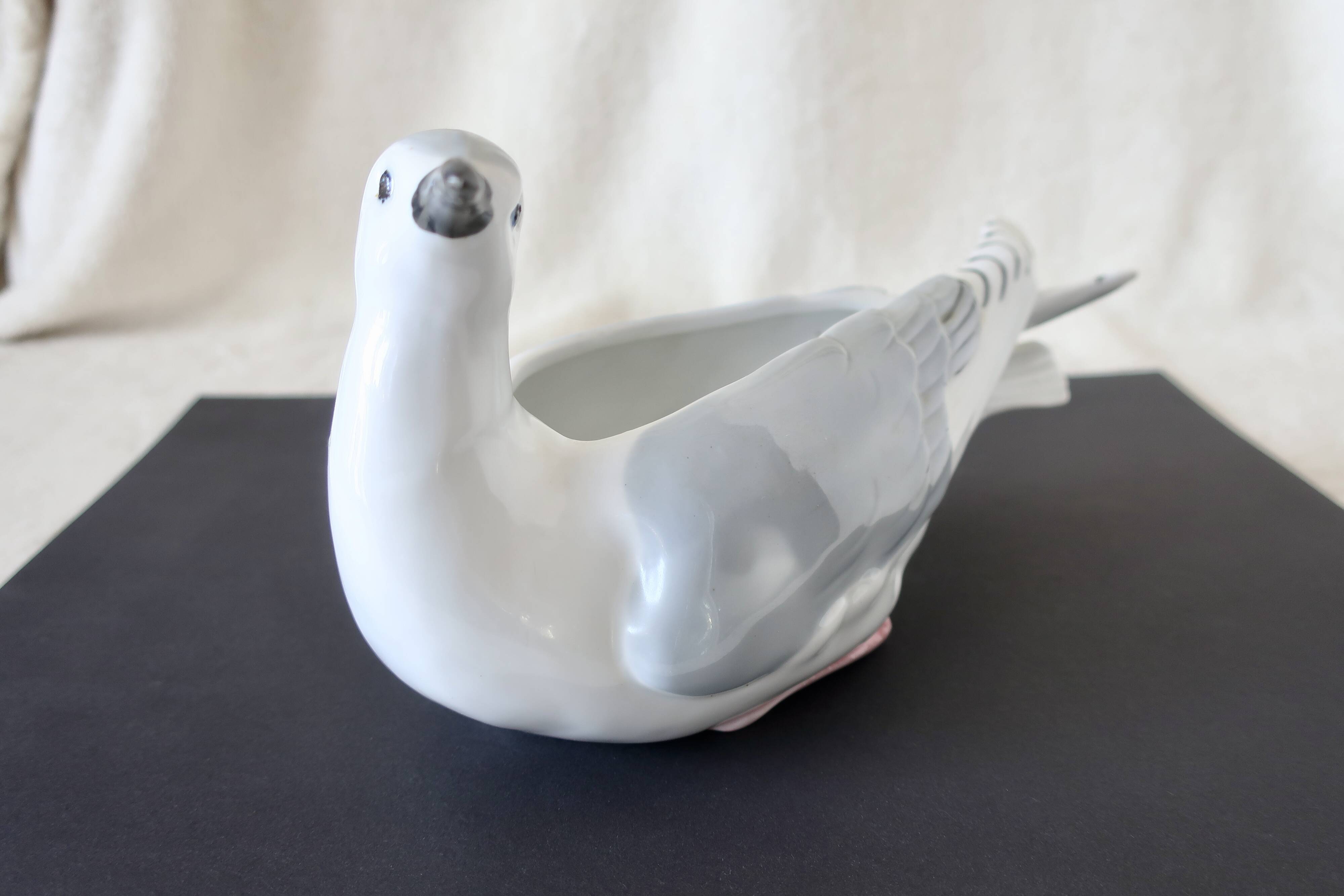 German Porcelain Seagull, 1930s Pocket Tray, Very Good Condition.