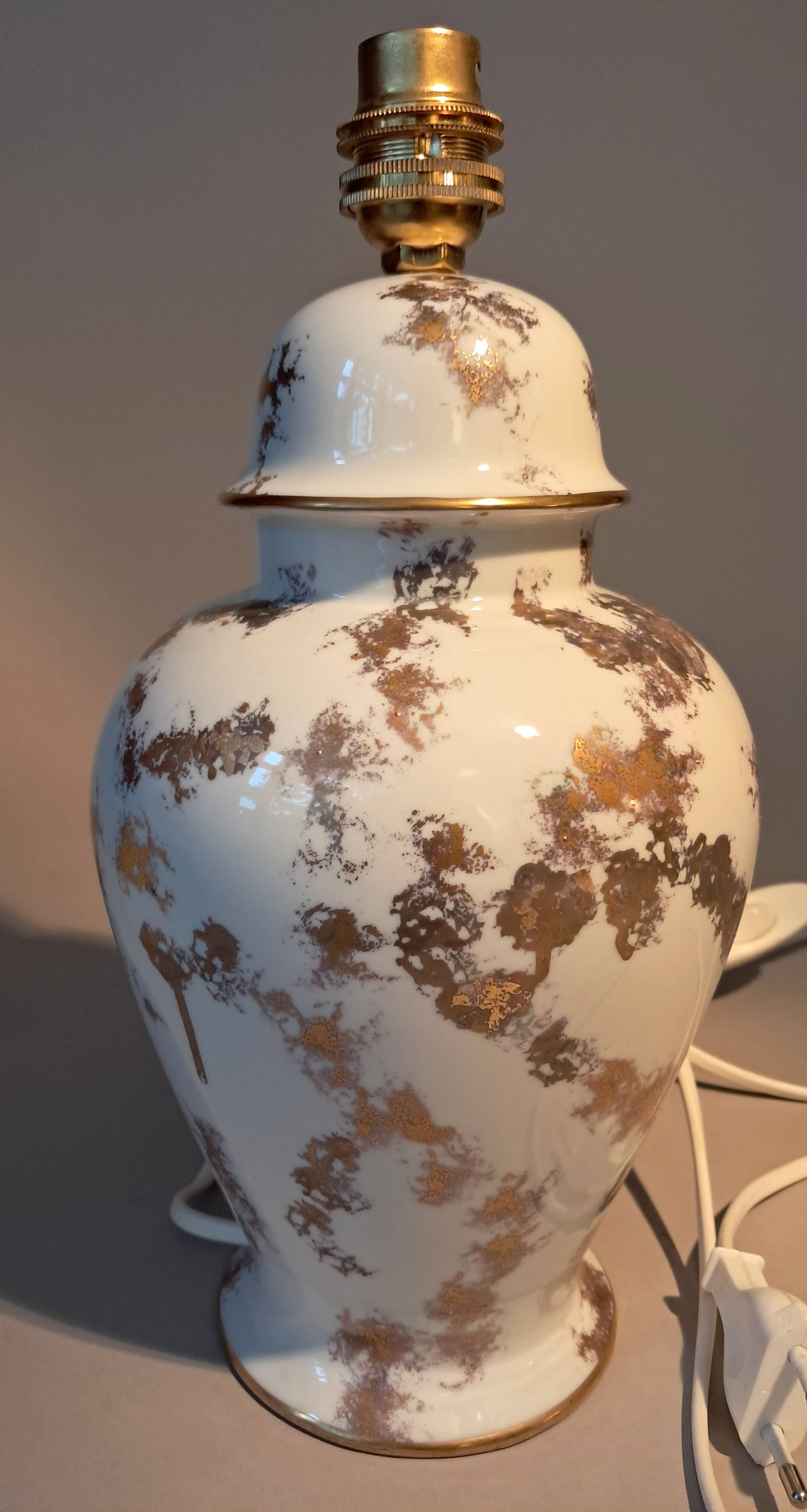 Fine porcelain lamp gilded with gold by Laure Selignac, Paris.