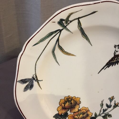 Assiette decorative Gien a decor d'insectes de fleurs et d'un moineau