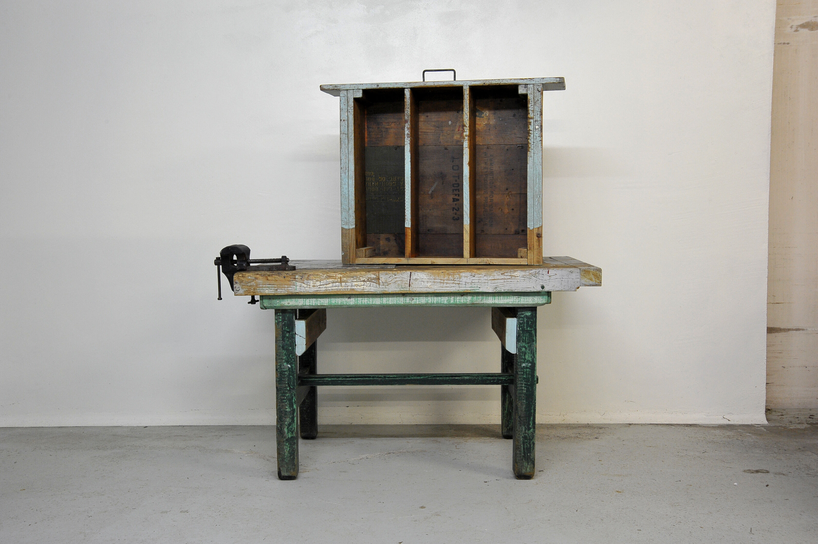 Old solid wood workbench 40/50