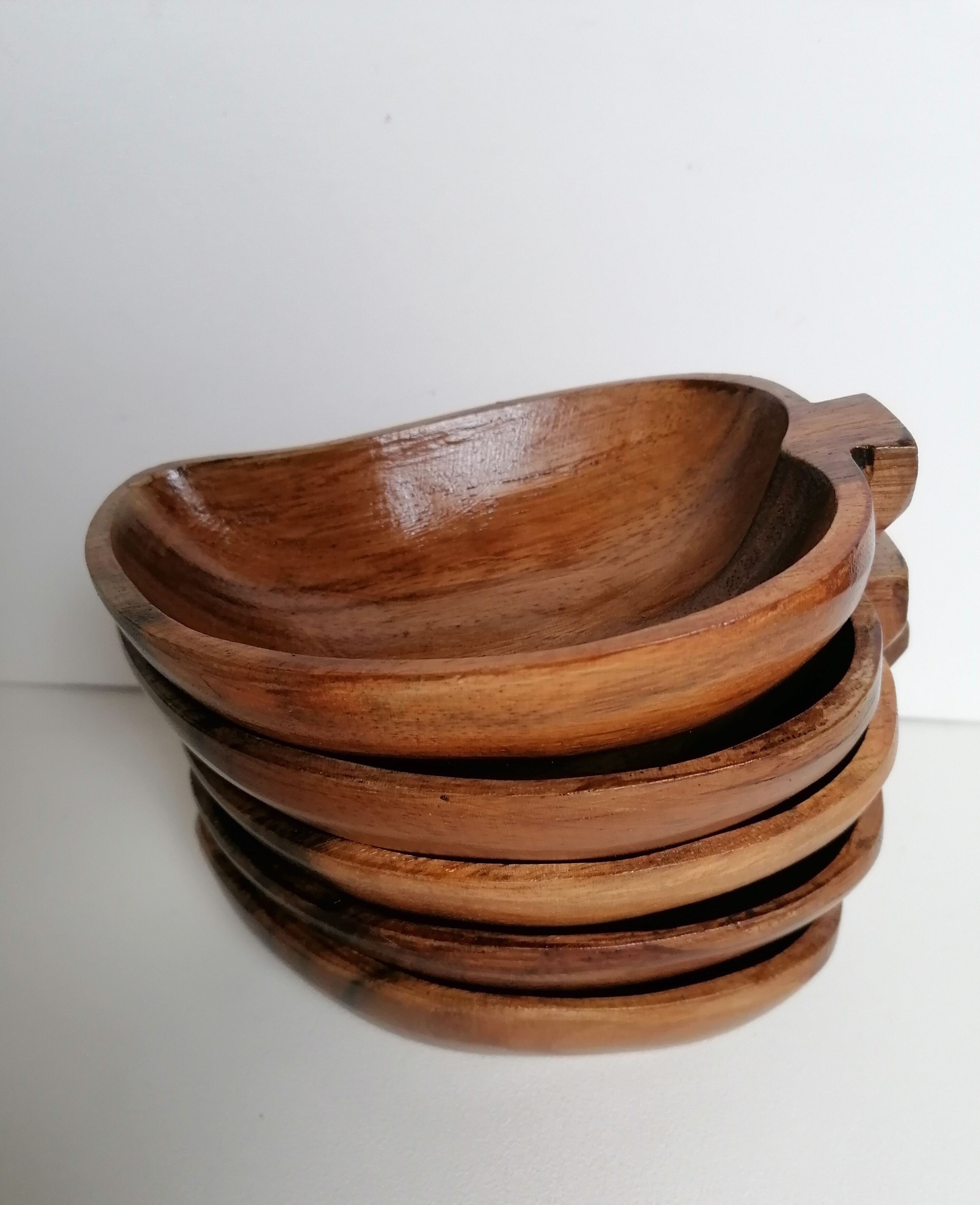 5 pear-shaped teak wood cups