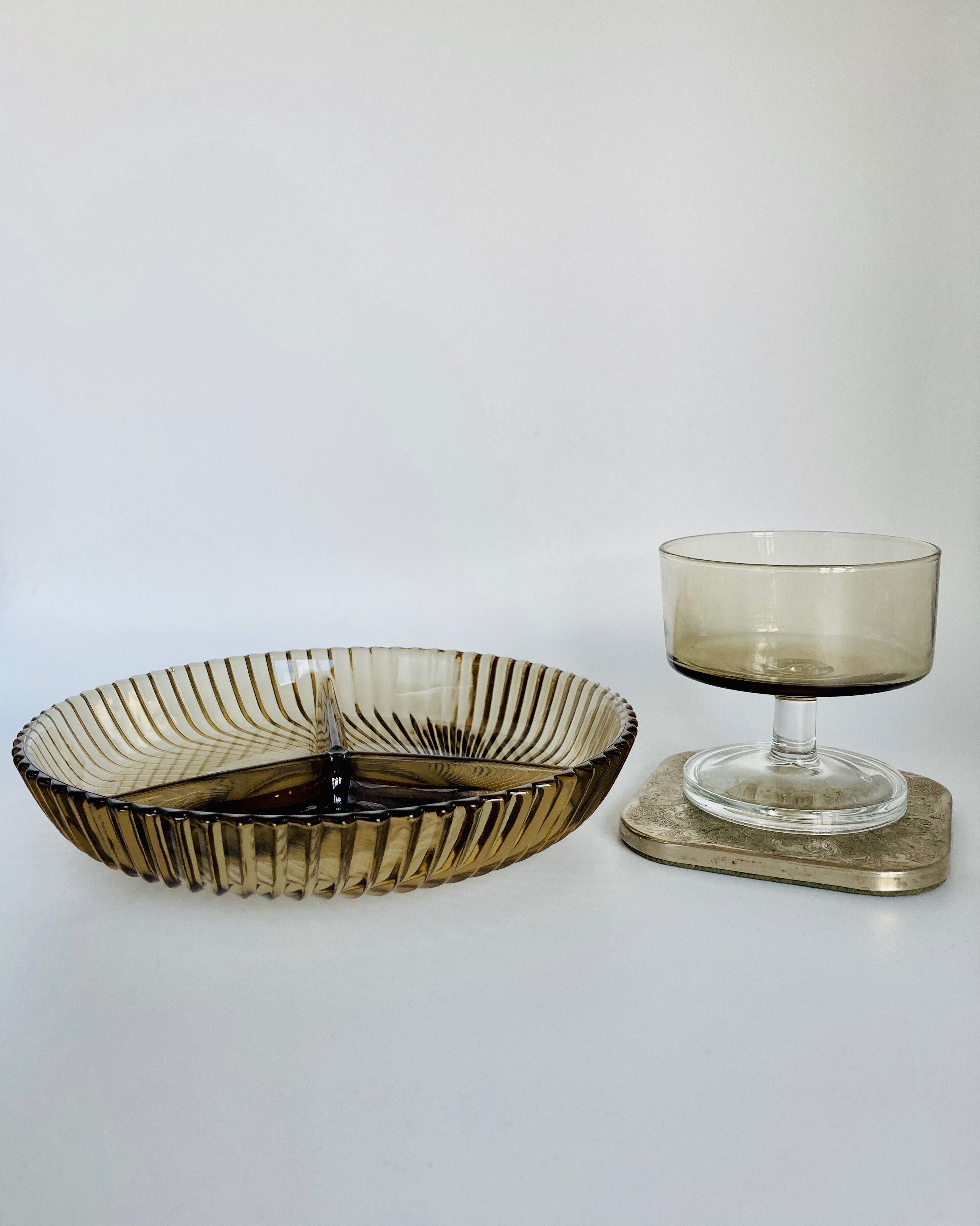 Cup dish appetizer with compartments