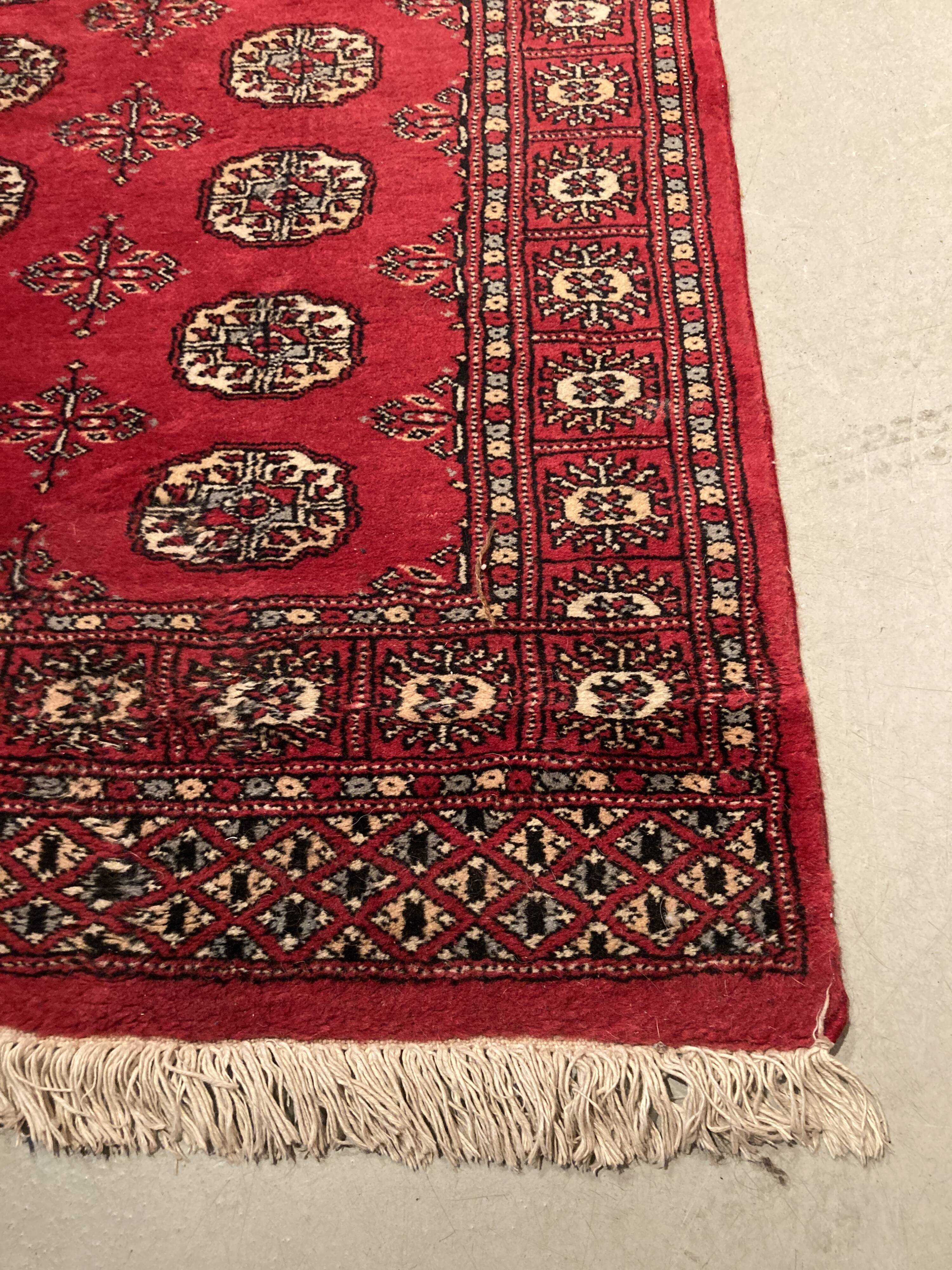 Hand-knotted oriental rugs in wool and silk