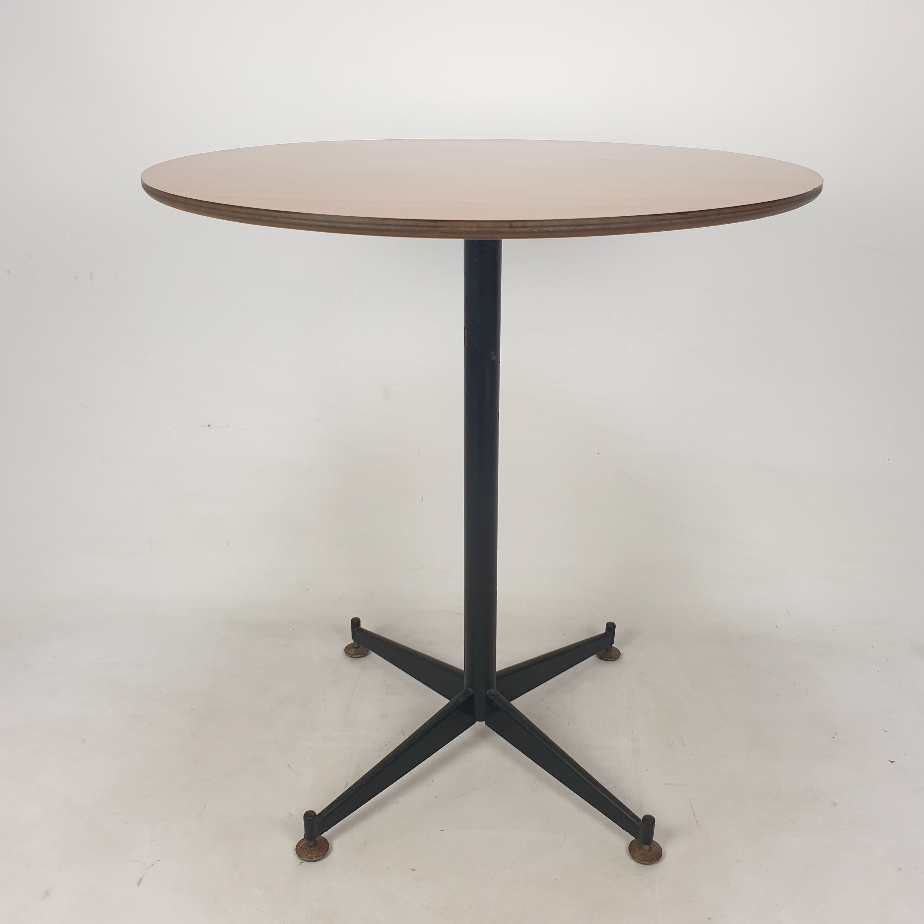 Table à manger ou d’appoint italienne années 1960