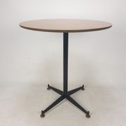 Table à manger ou d’appoint italienne années 1960