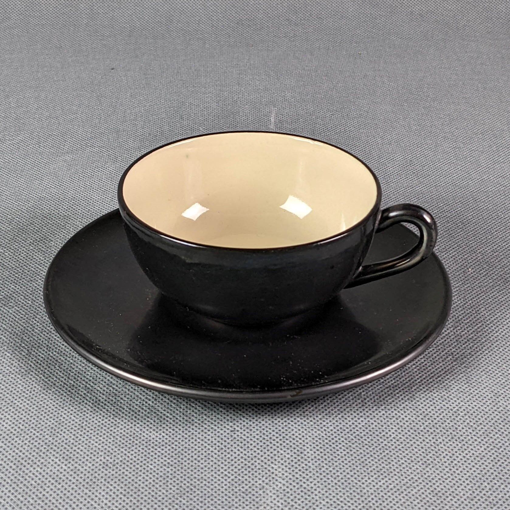 Service of 6 cups and saucers in two-tone ceramic - Faience Saint Clément