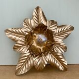 Vintage wall light in gold metal with leaf decorations