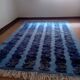Tapis marocain tissé à la main en laine bleu marine