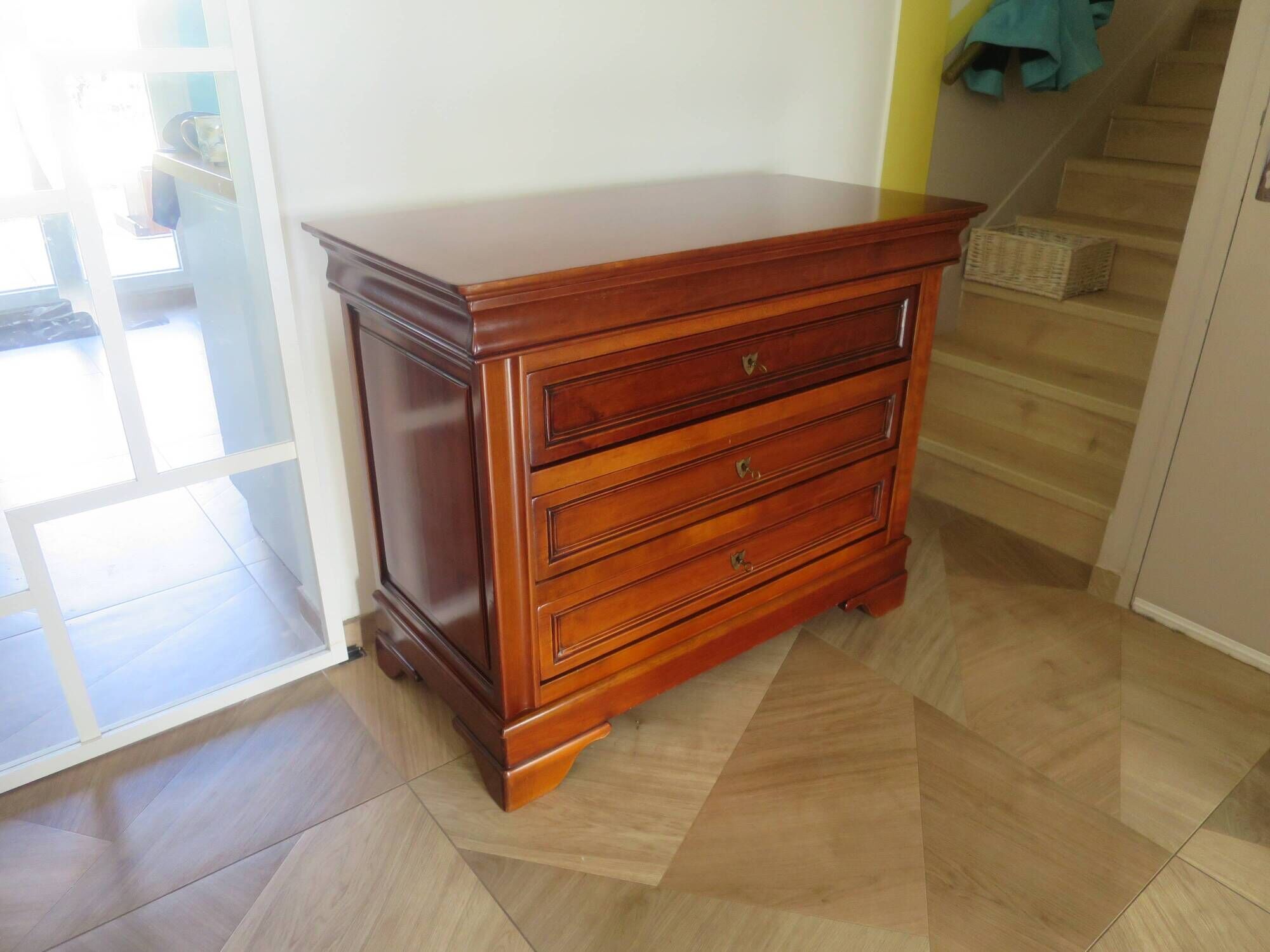 large curved chest of drawers - solid wood - cherry - 4 drawers - Louis Philippe