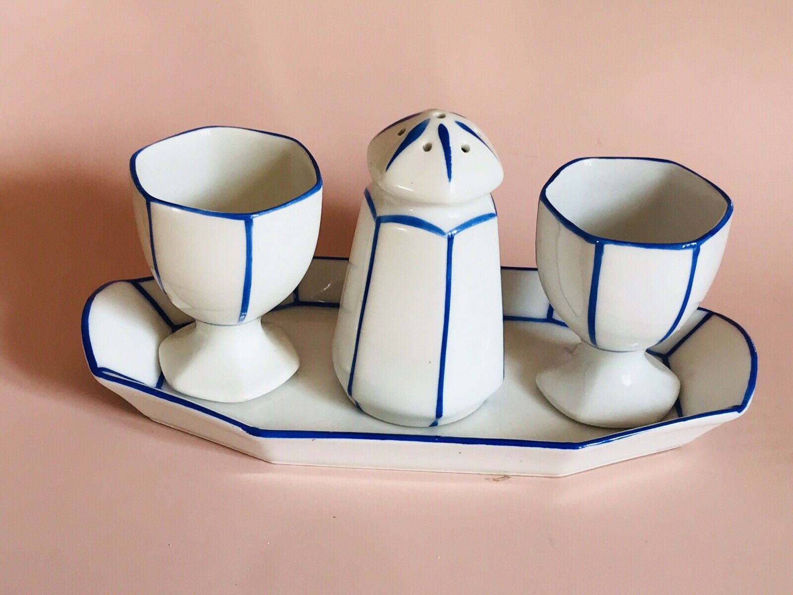 2 Coquetiers & Salière on Art Deco Plateau Blue & White earthenware