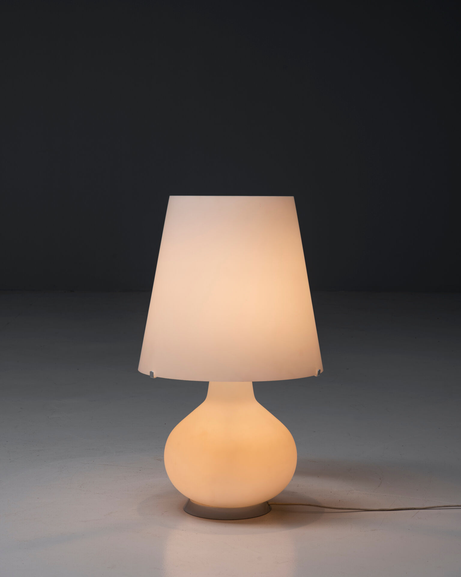 Floor lamp in white opaline glass, 1970's, italy
