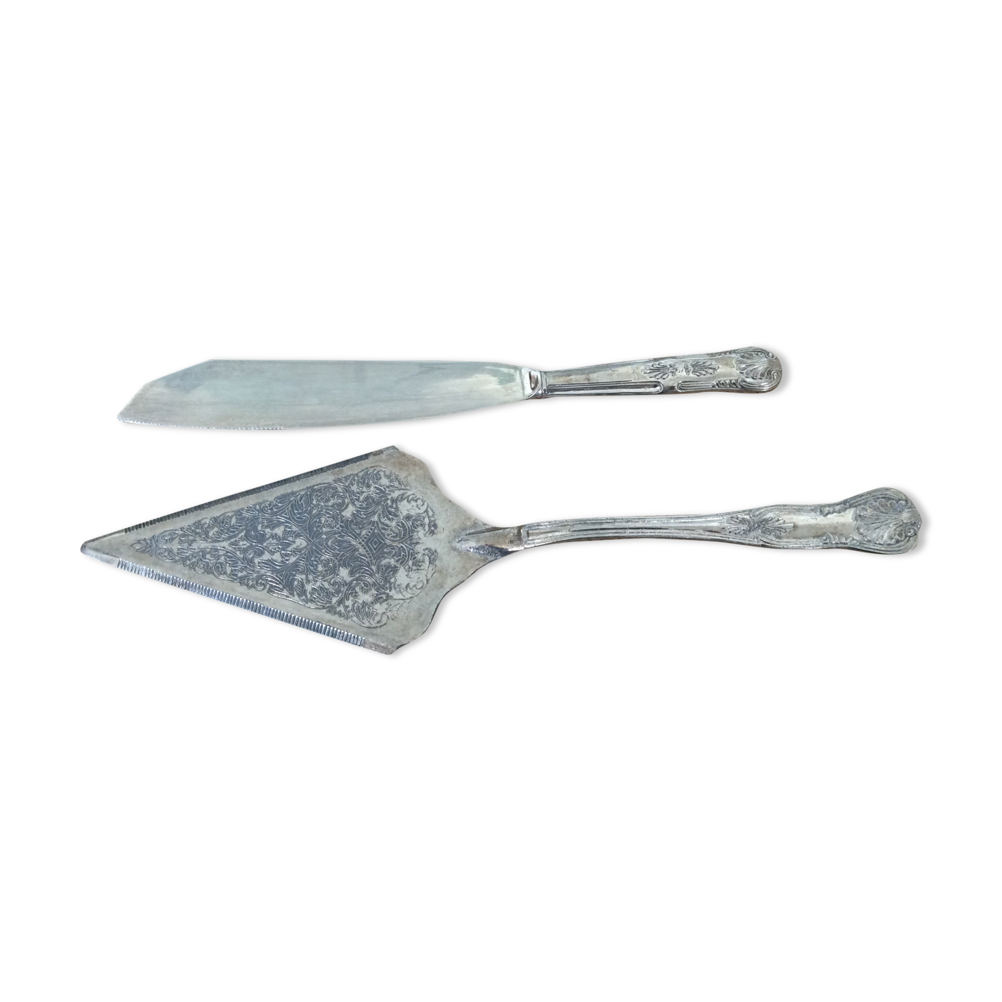 Shovel and cake knife