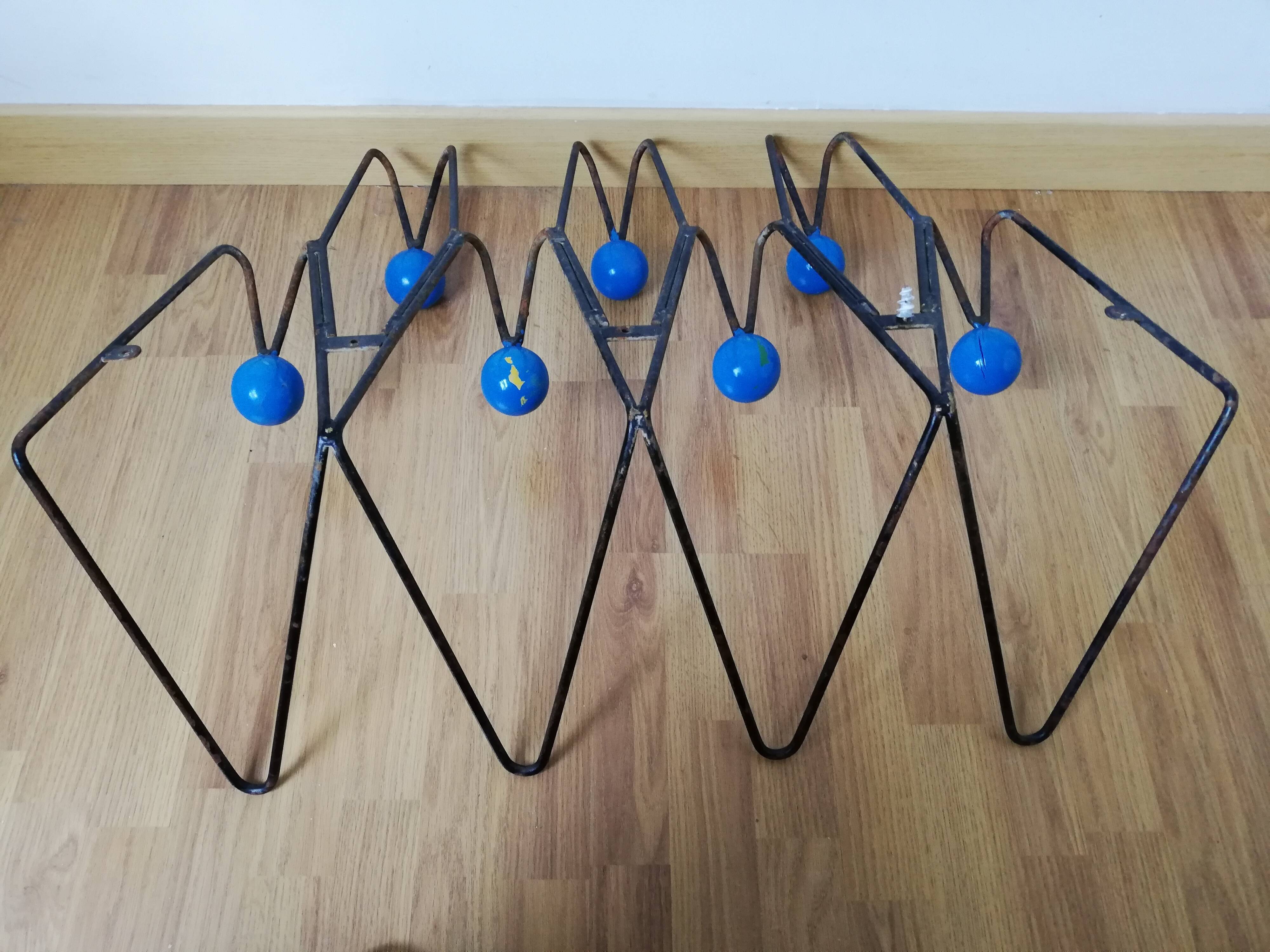 Door coats 7 balls 60 years