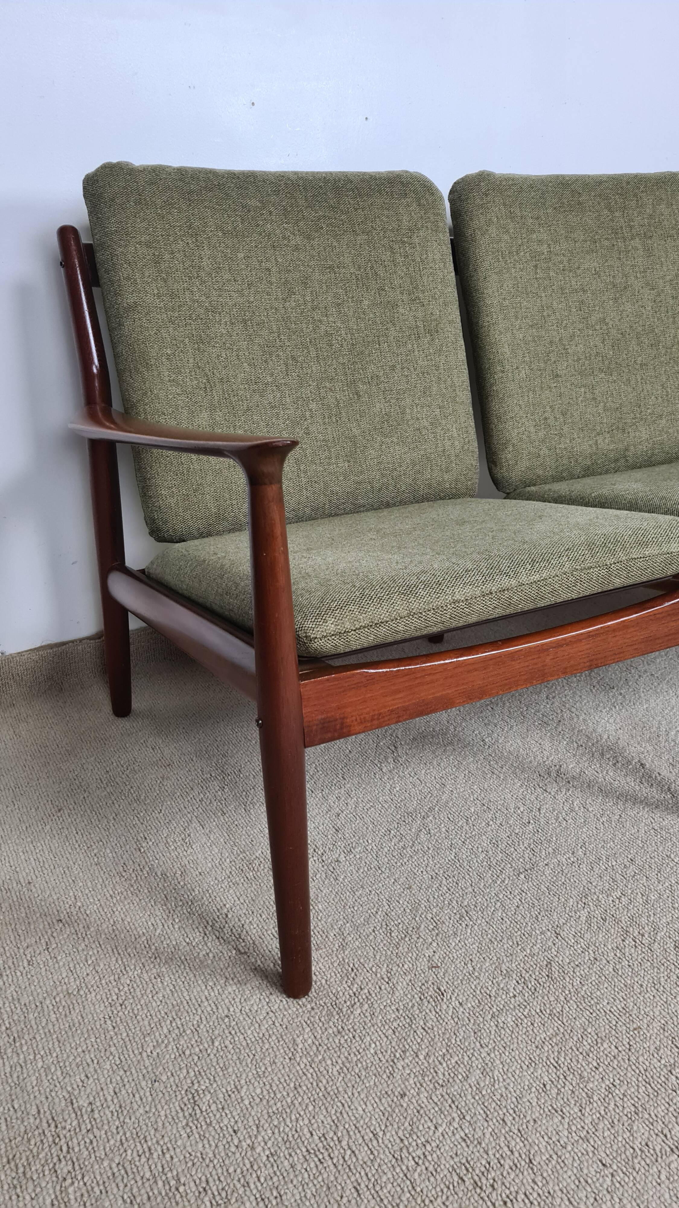 Vintage Scandinavian sofa by Svend Aage Eriksen for Glostrup 1960