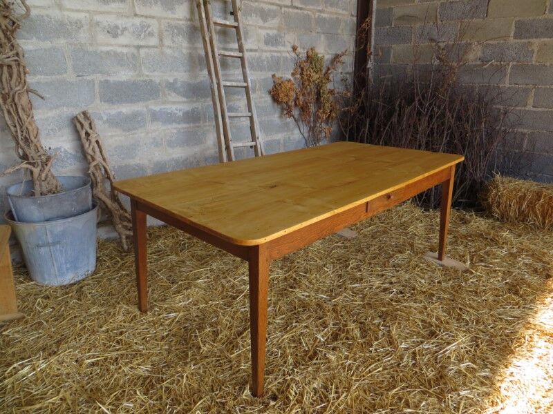 Farm table