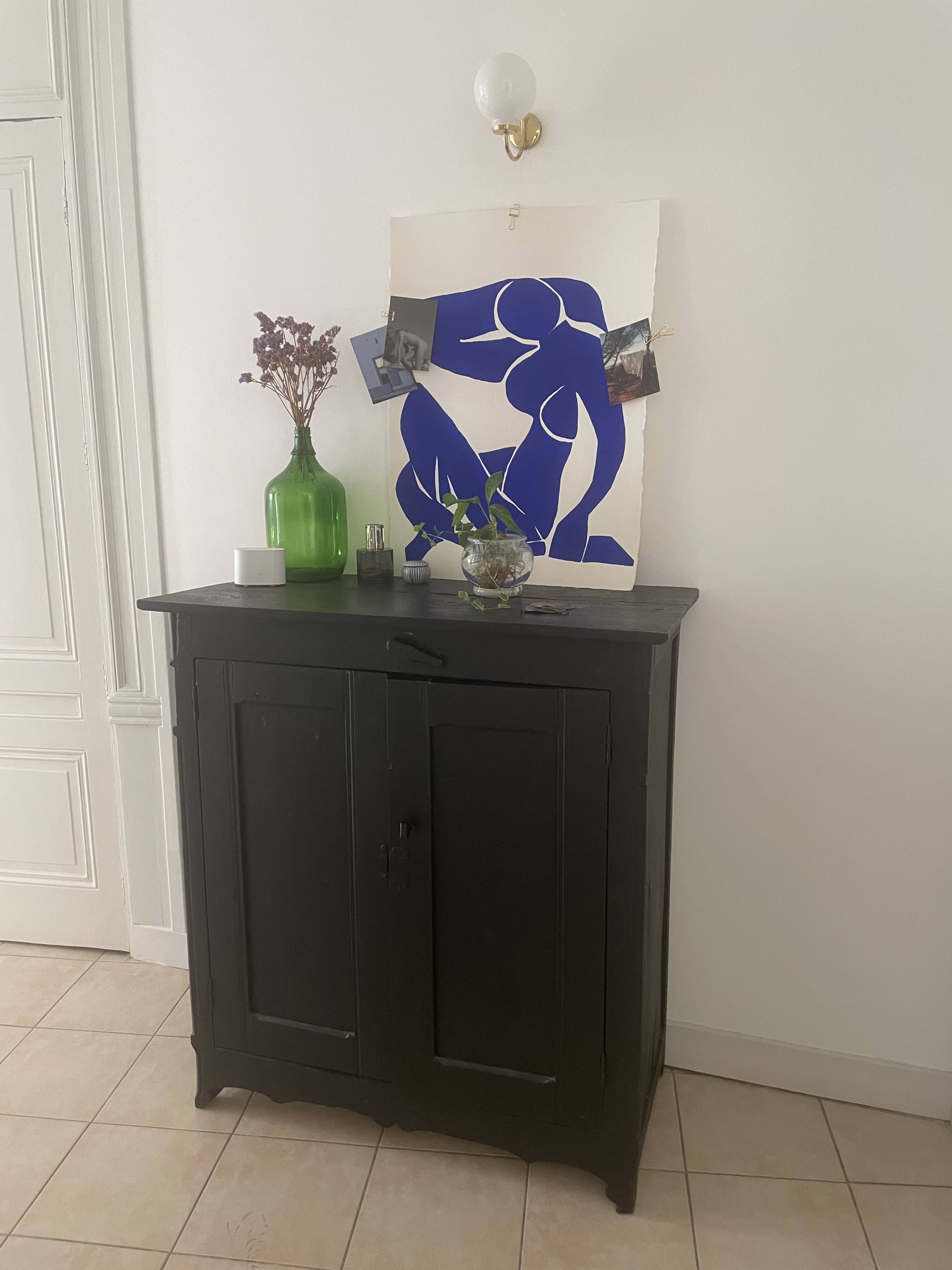 Antique chest of drawers