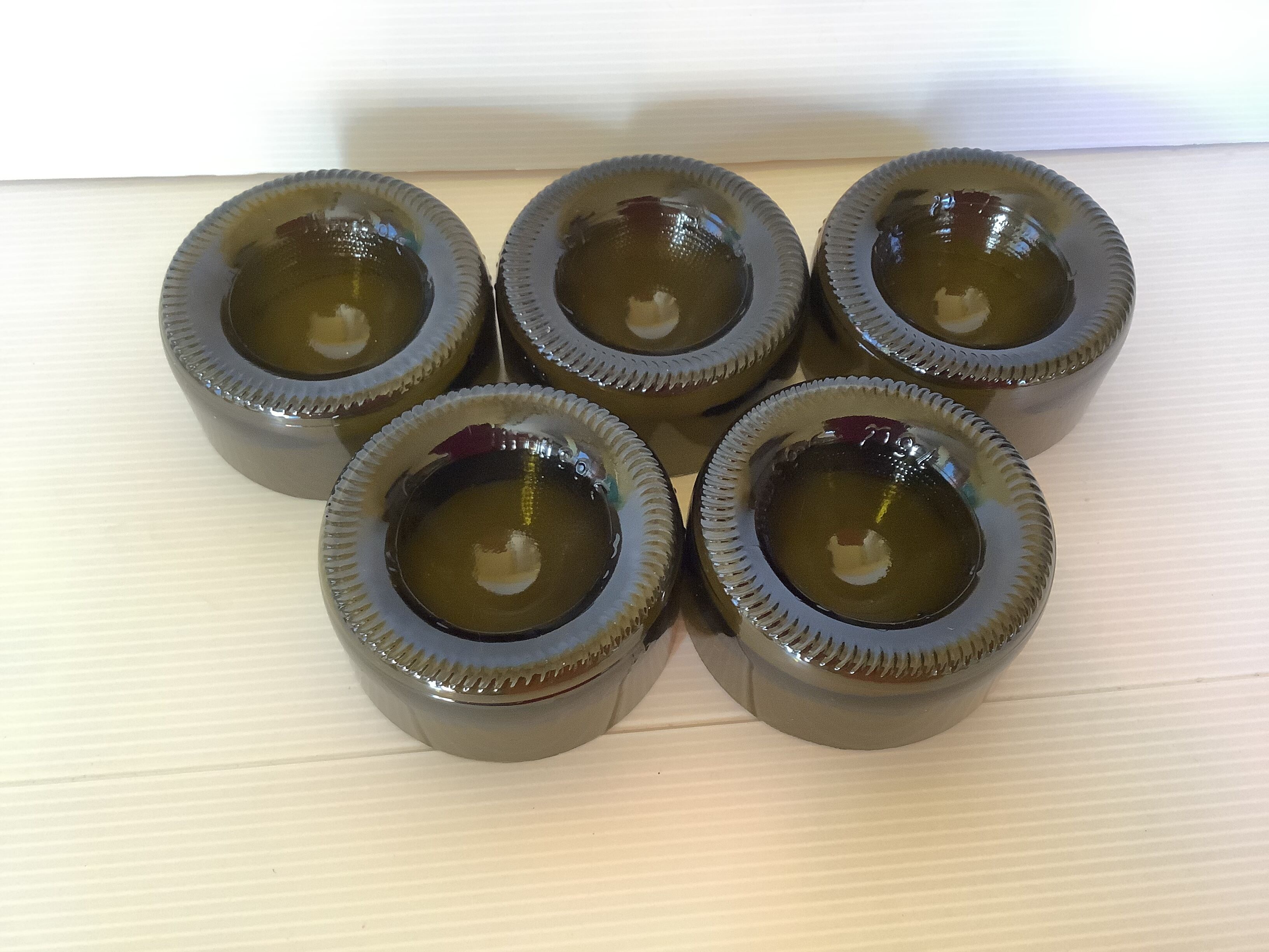 5 bottoms of wine bottles cut oenophile