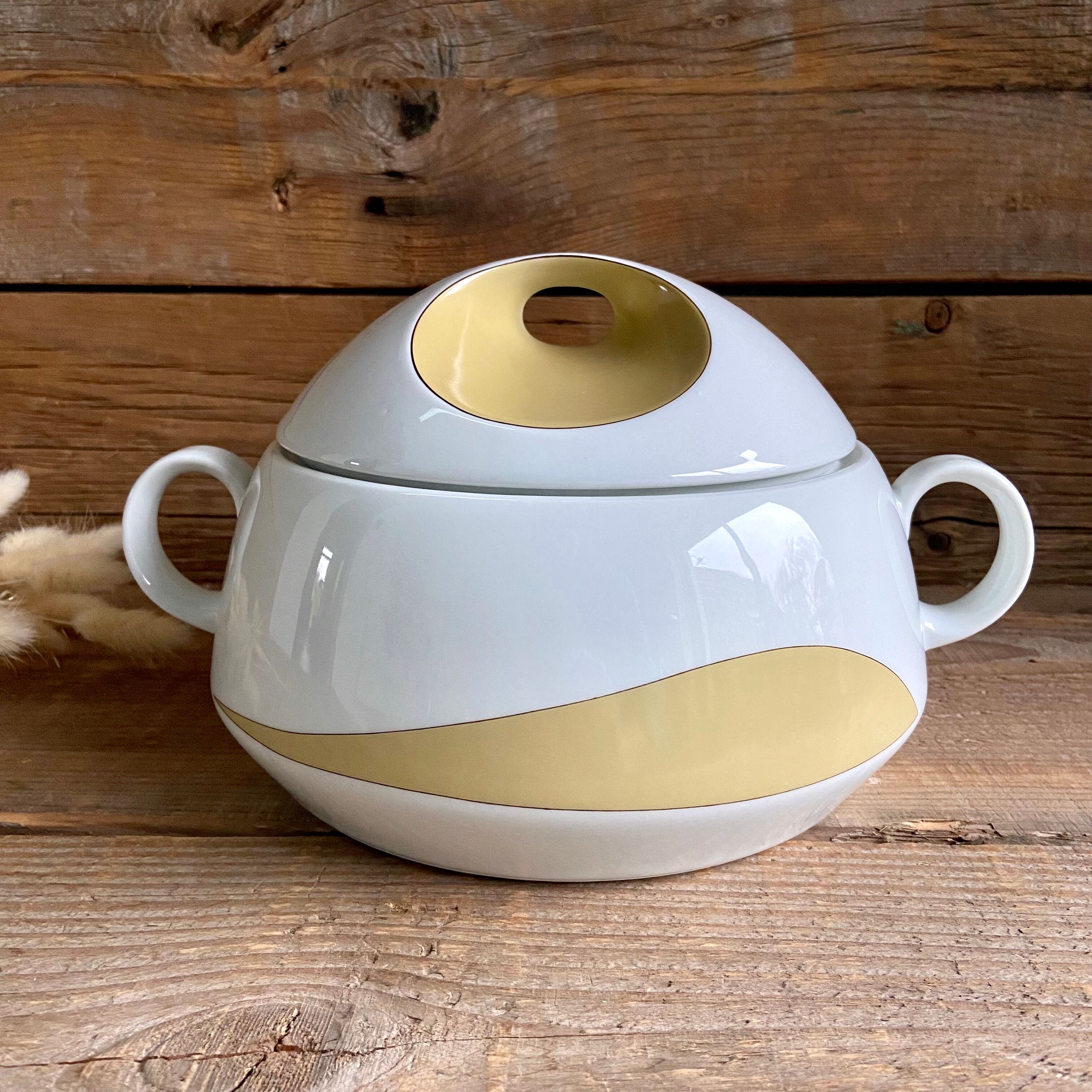 Vintage tureen in Bavarian porcelain Bareuther